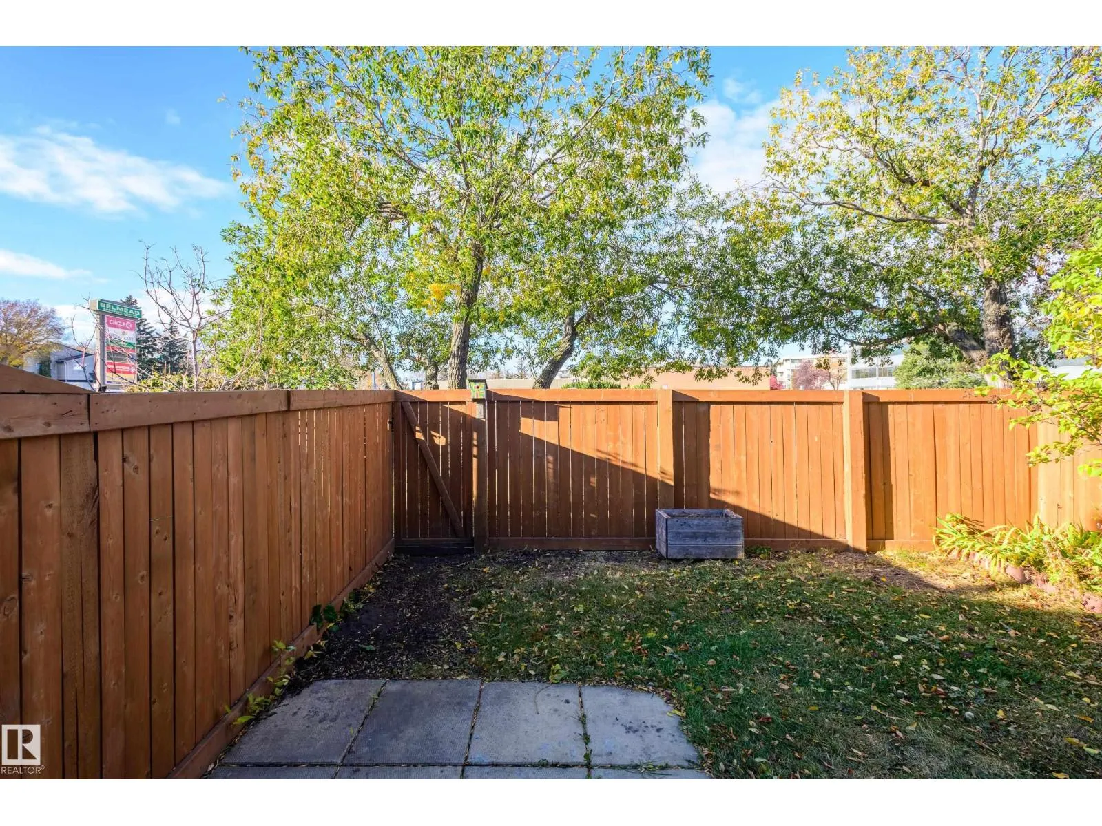 266 CHATEAU PL NW