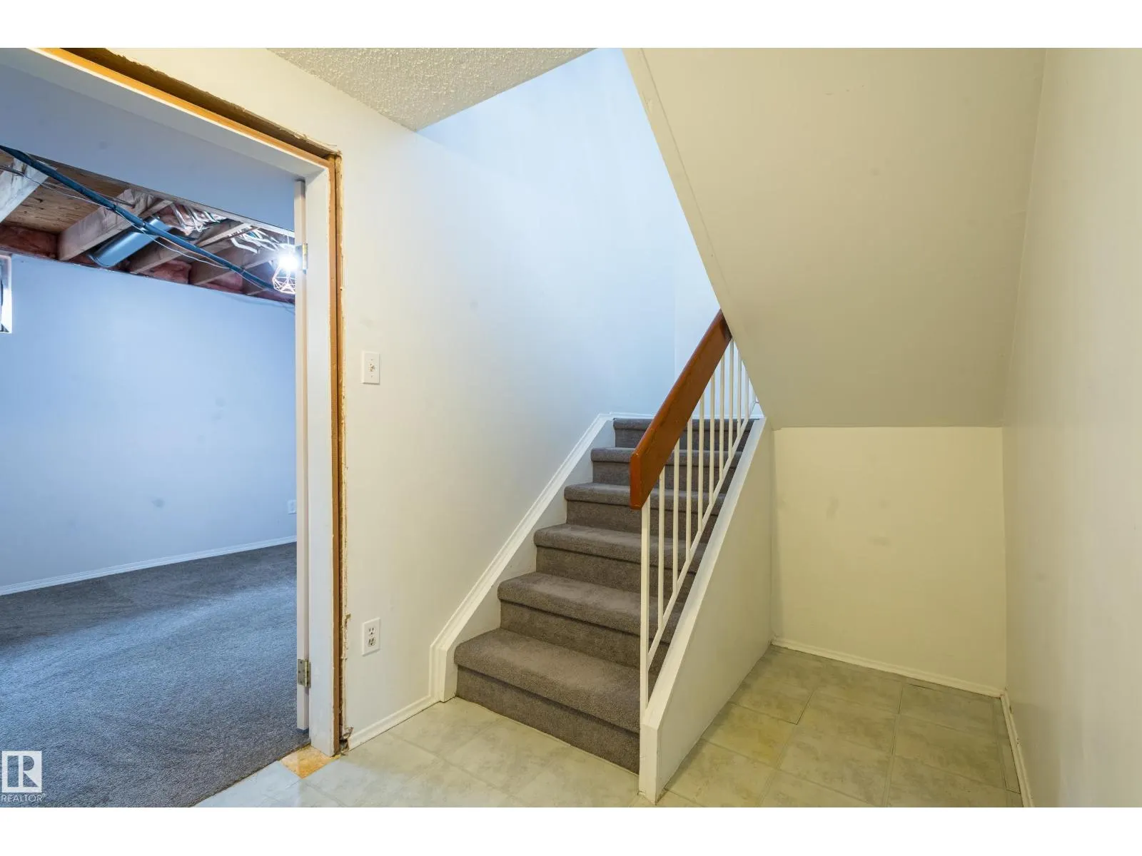 266 CHATEAU PL NW