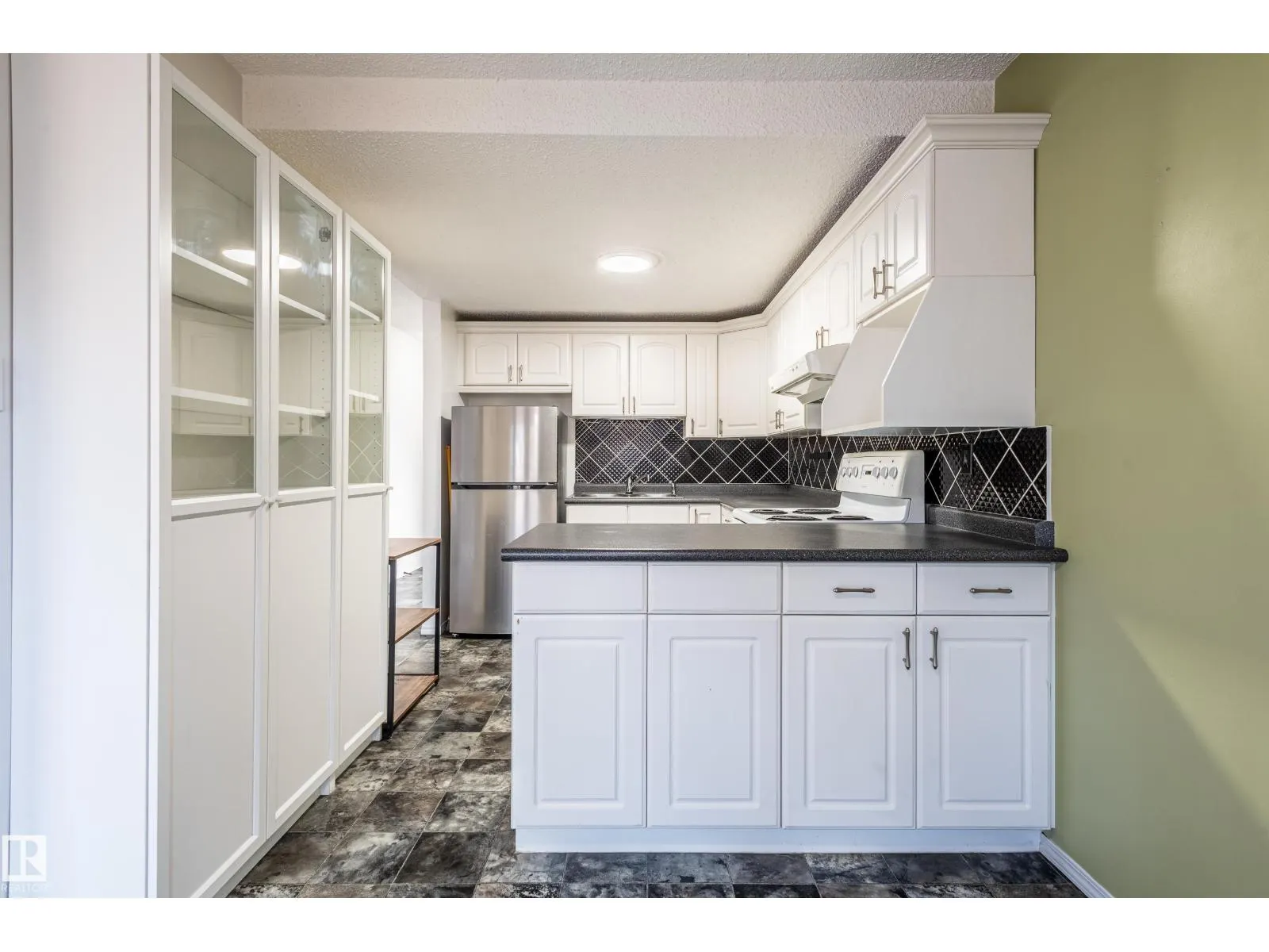 266 CHATEAU PL NW