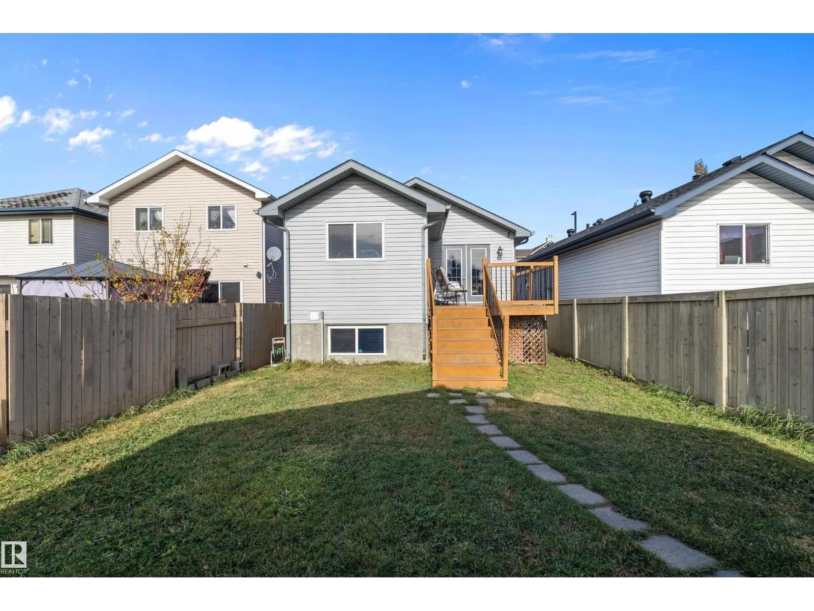 3019 33 AV NW