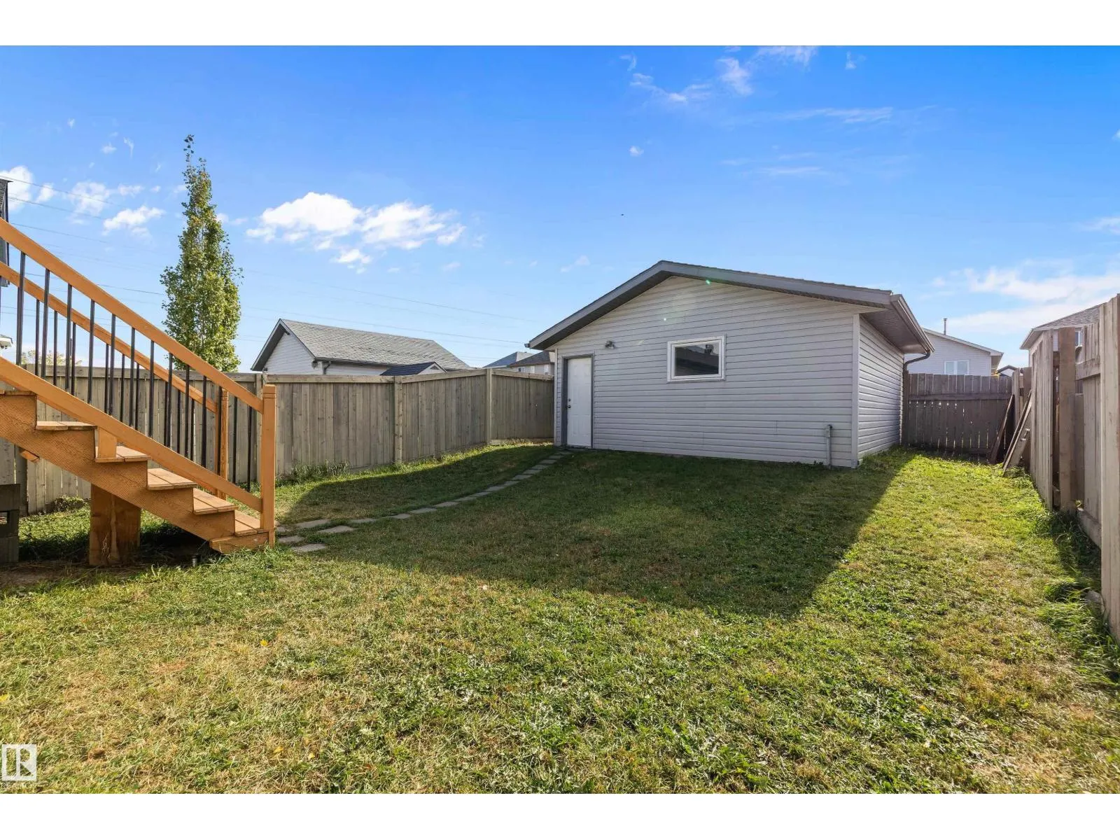3019 33 AV NW