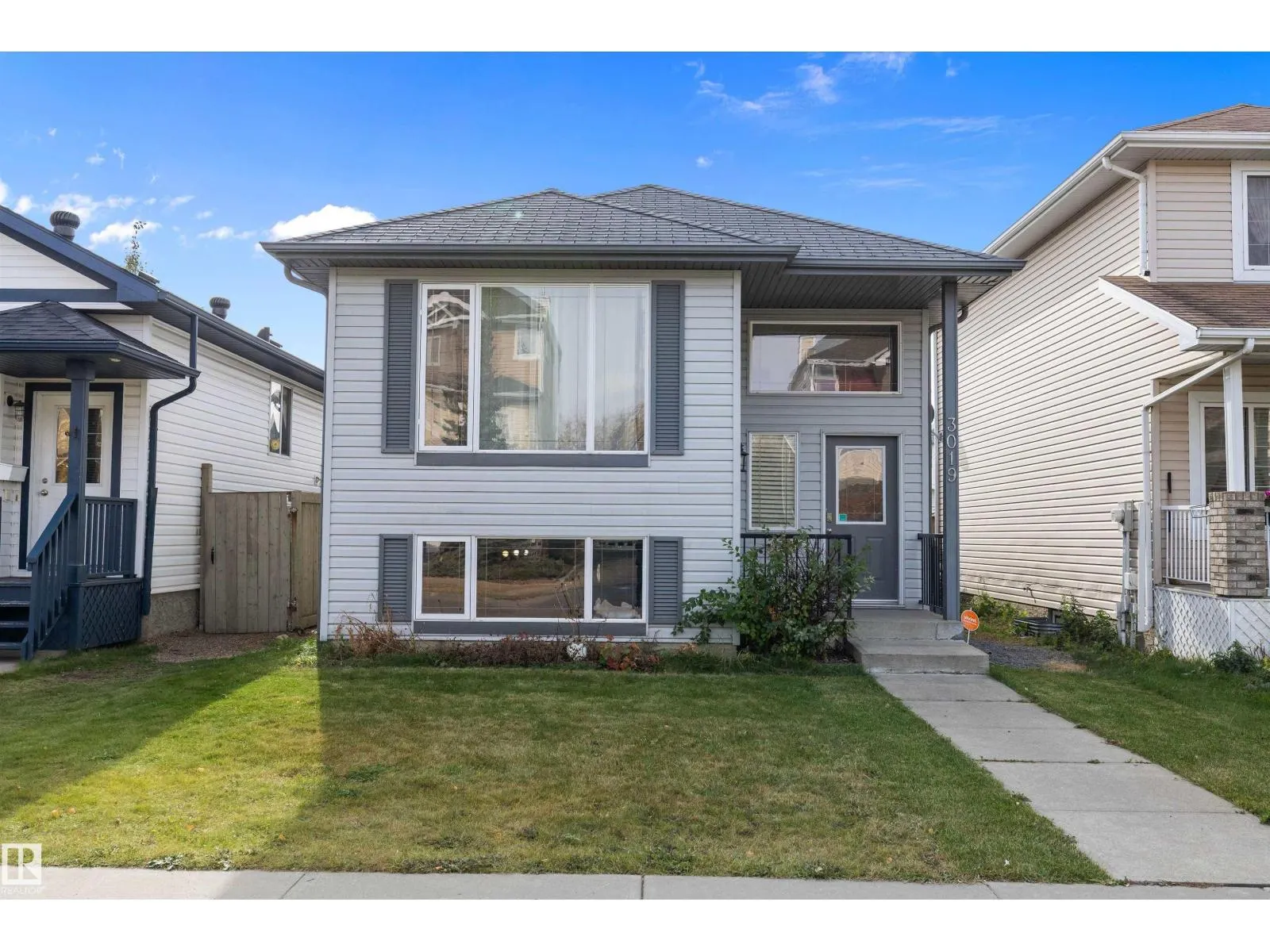 3019 33 AV NW