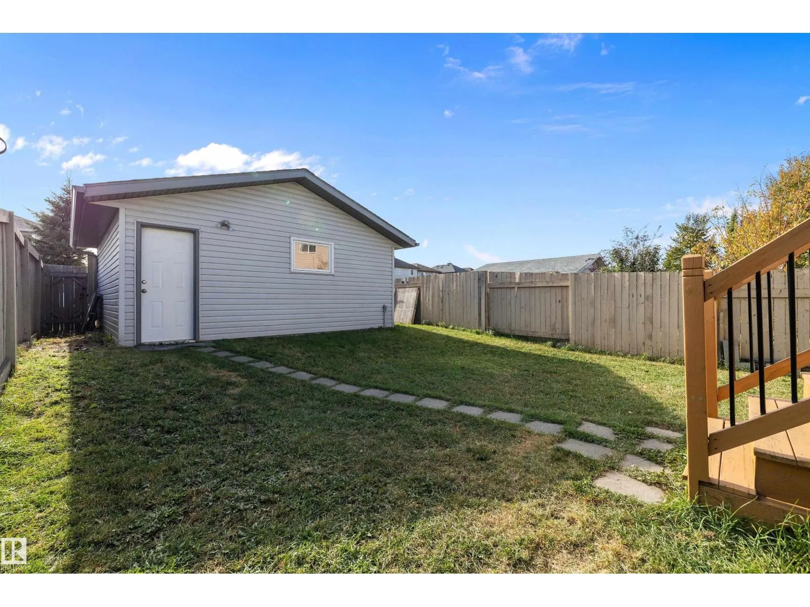 3019 33 AV NW