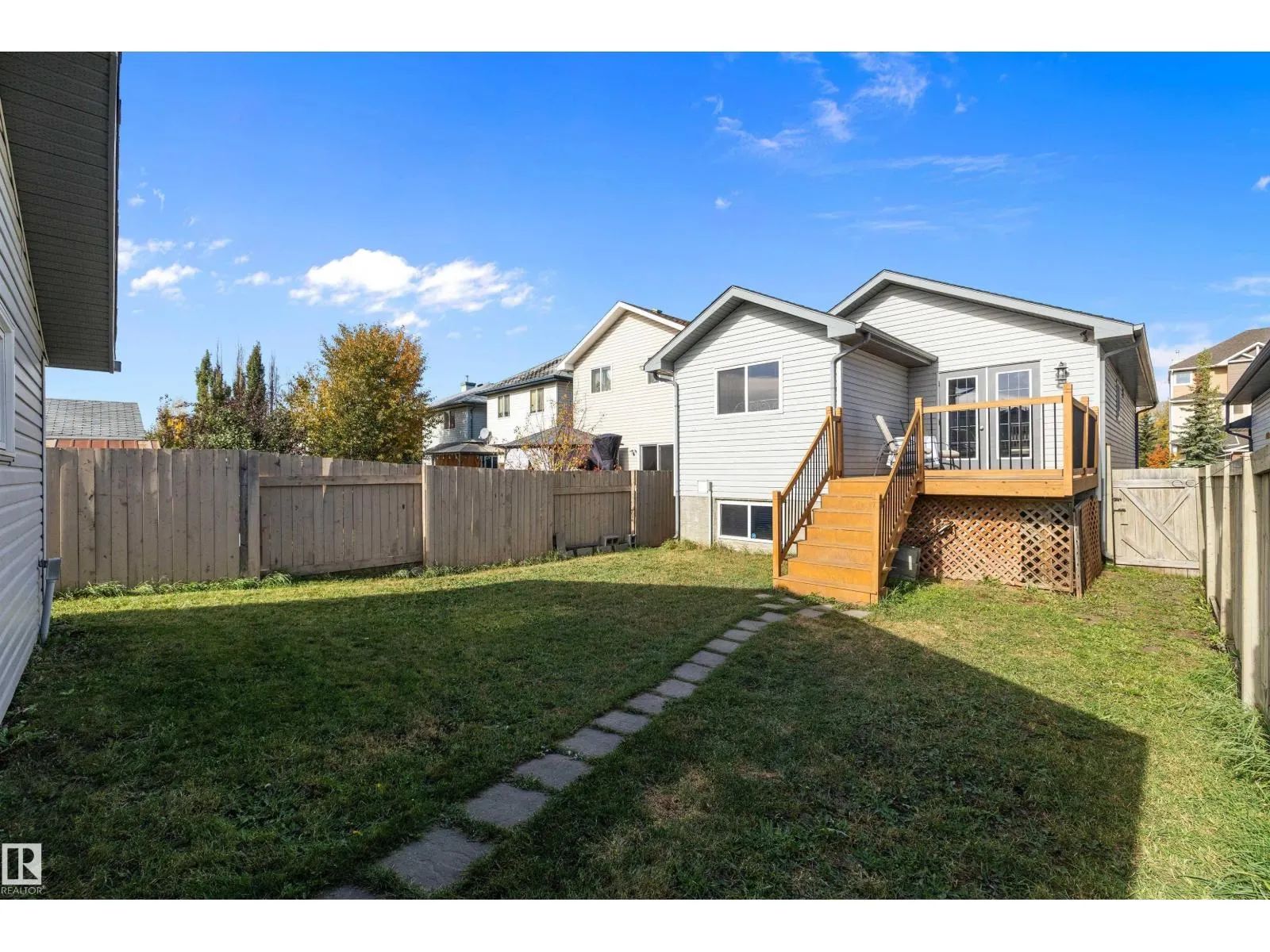 3019 33 AV NW