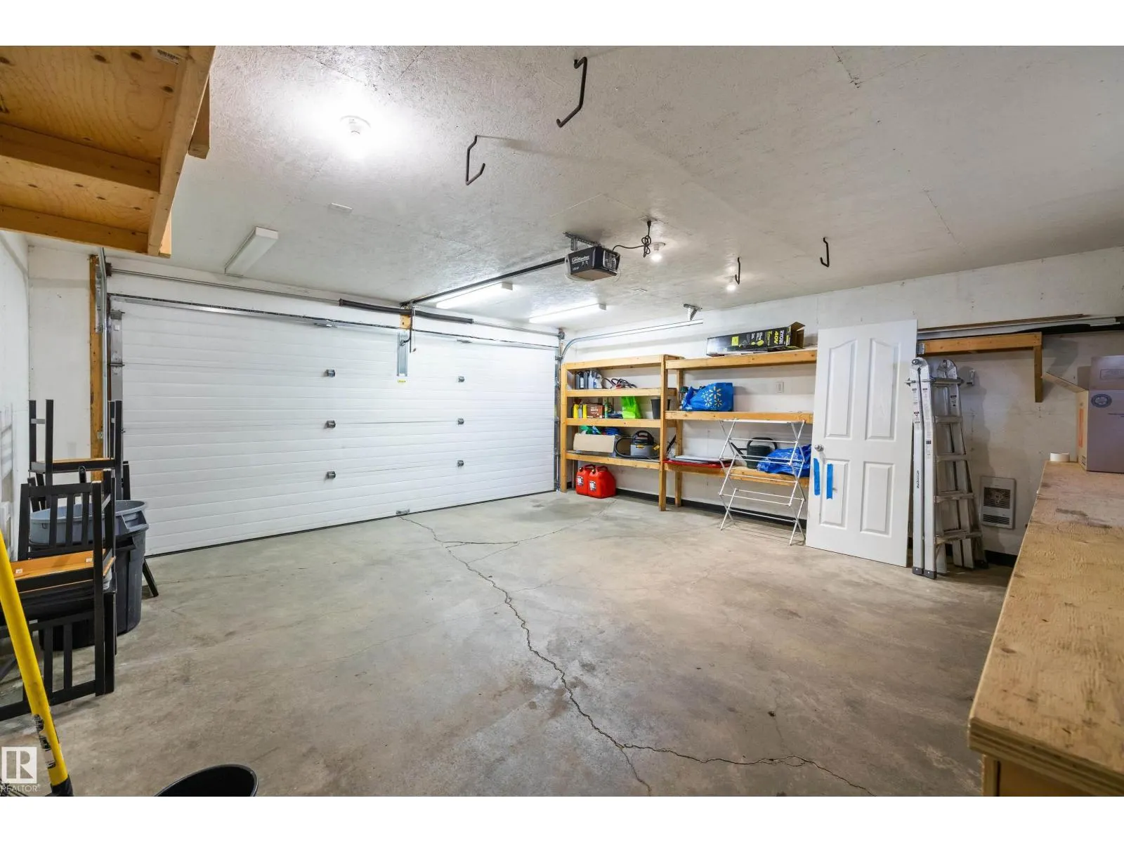 3019 33 AV NW