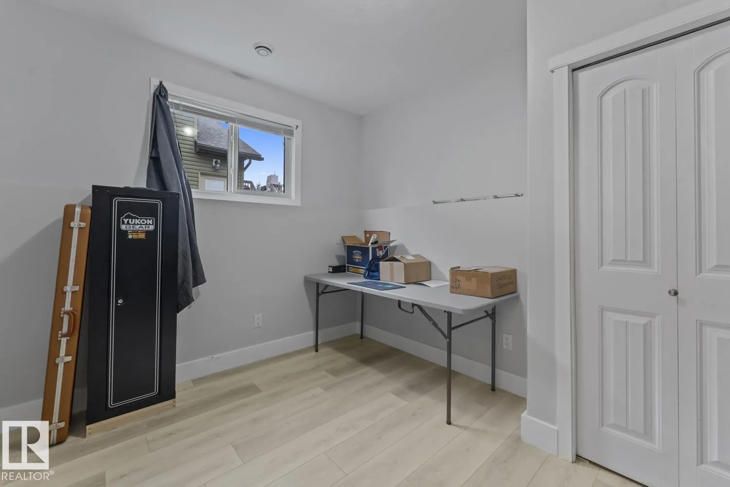 28 Falcon RD