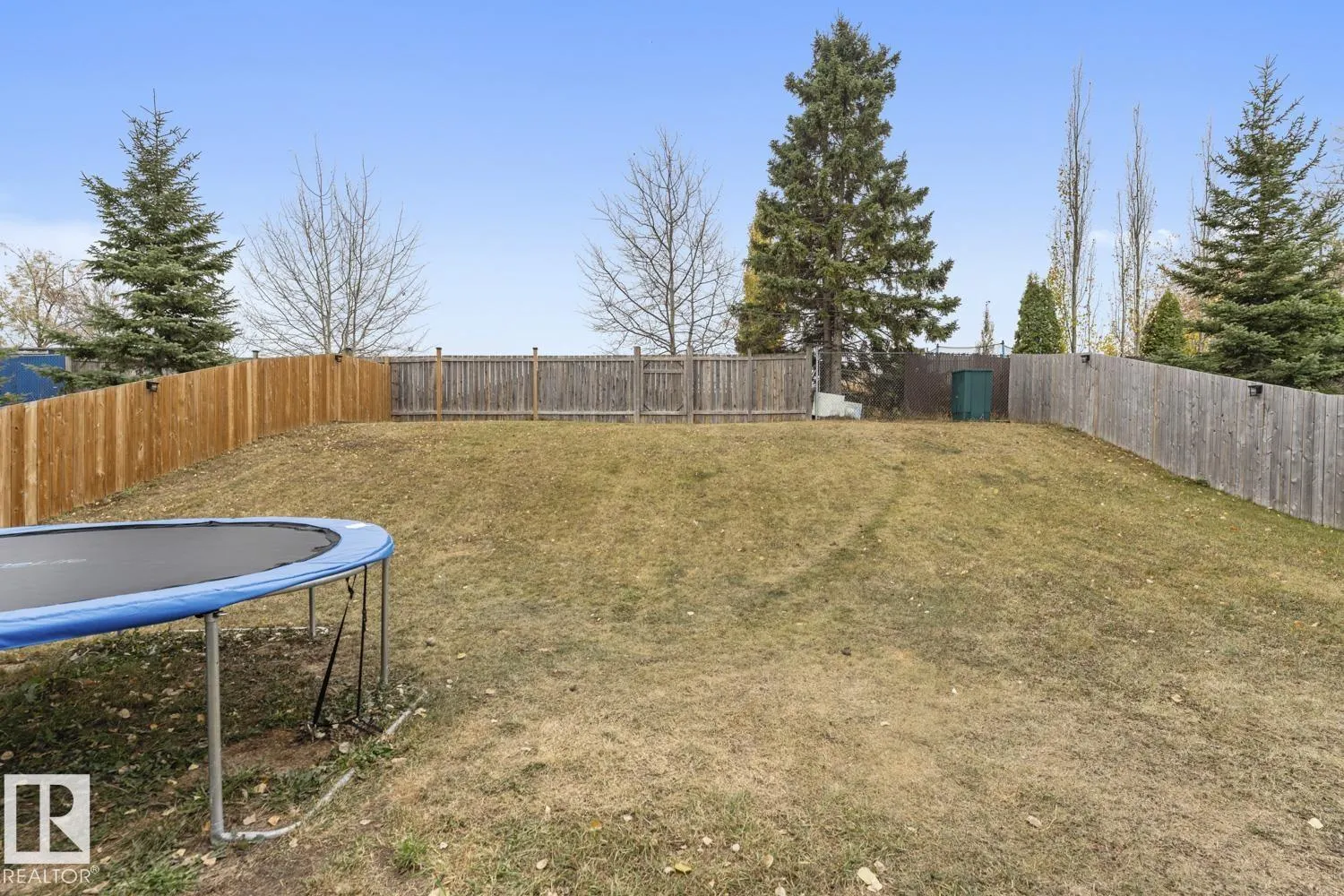 28 Falcon RD
