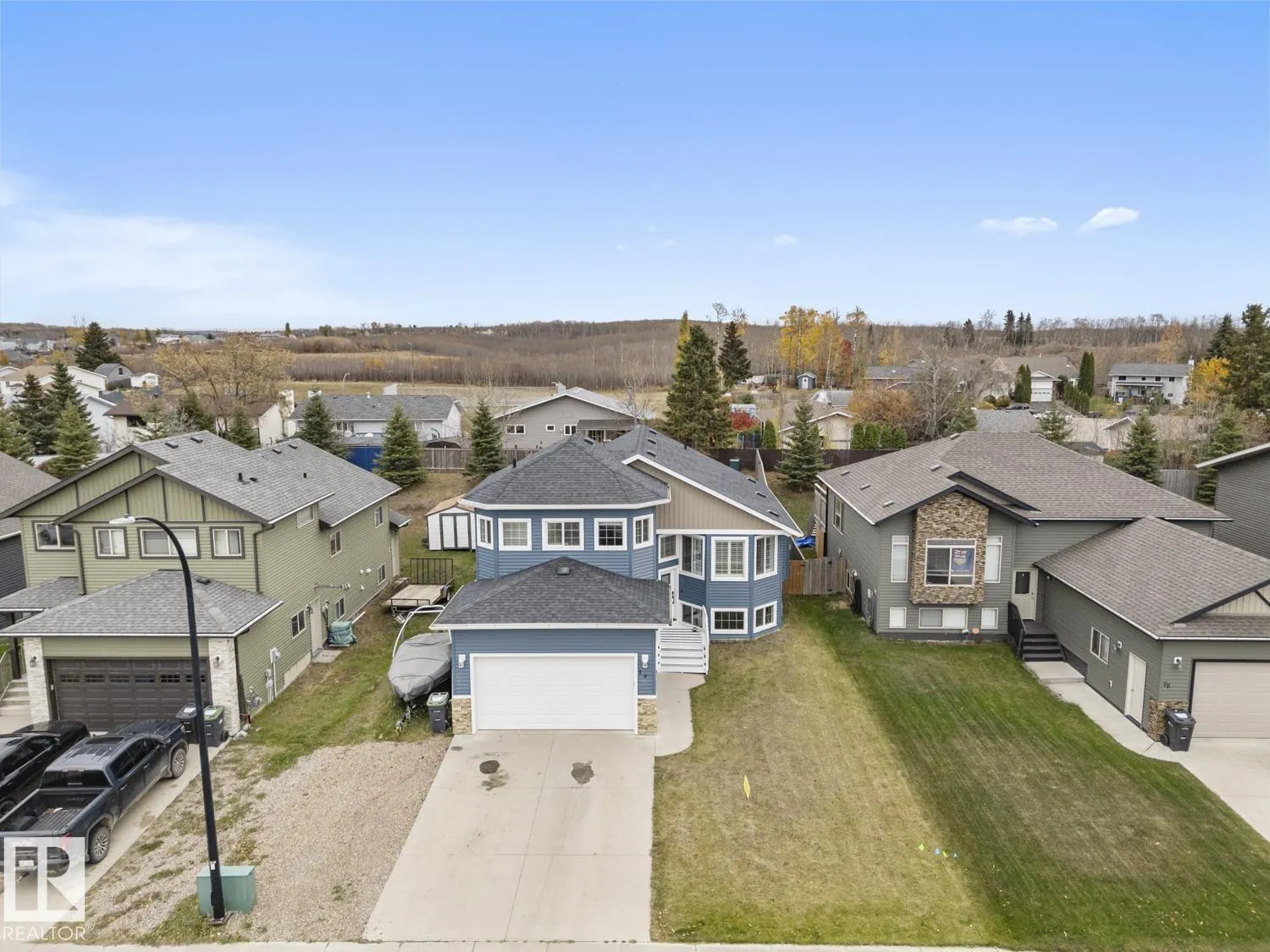 28 Falcon RD