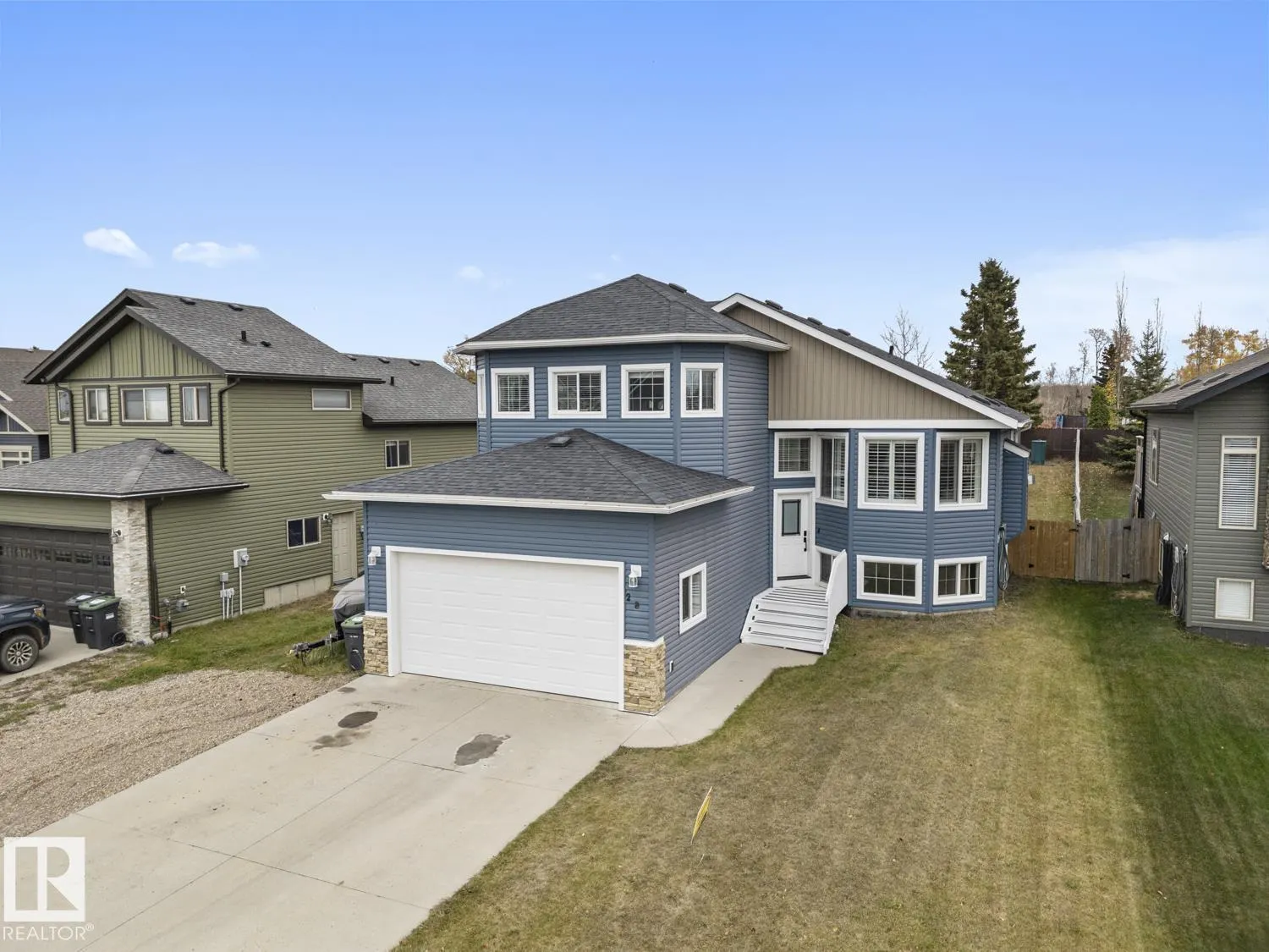 28 Falcon RD
