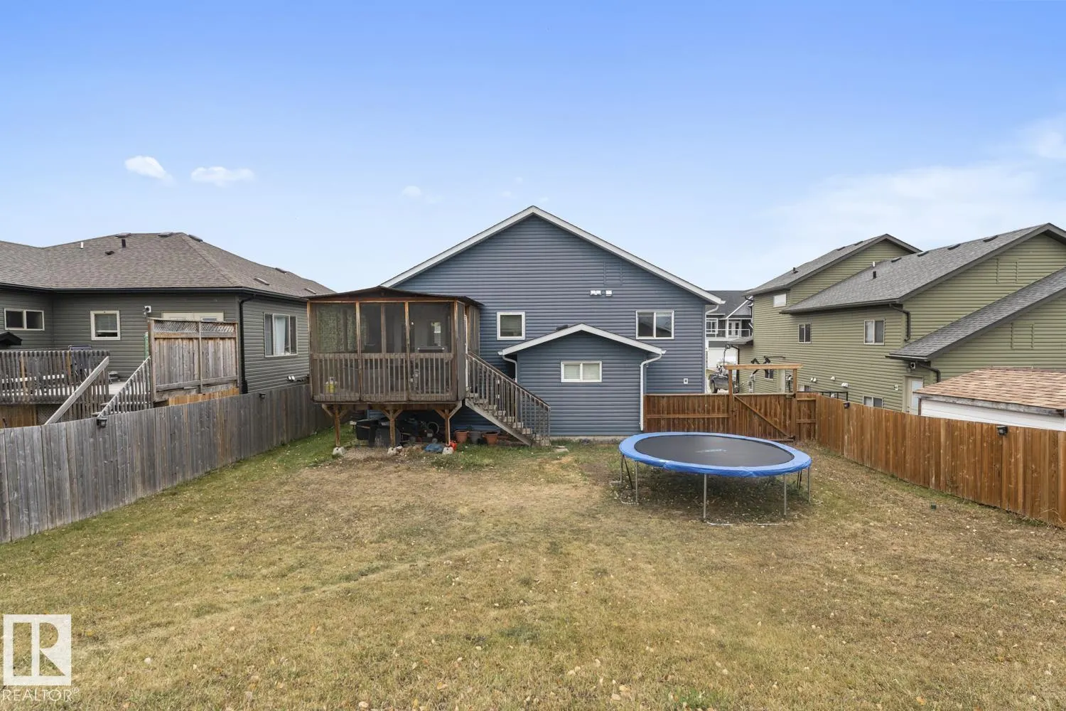 28 Falcon RD