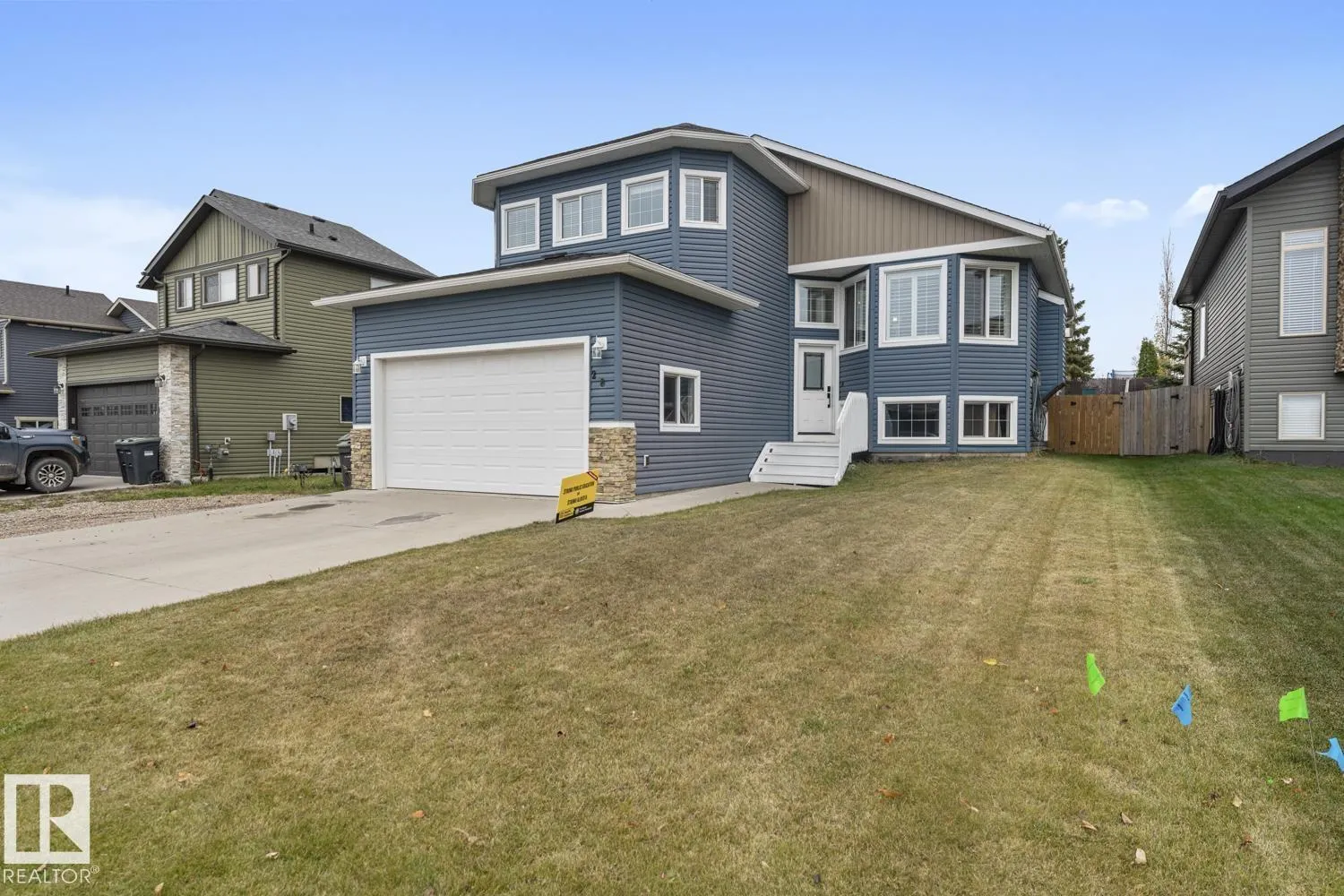 28 Falcon RD