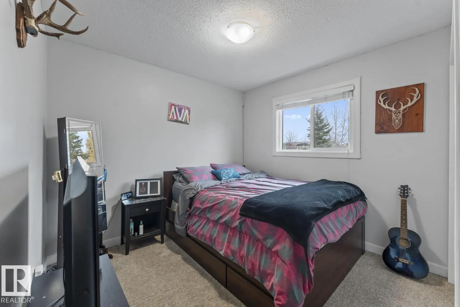 28 Falcon RD