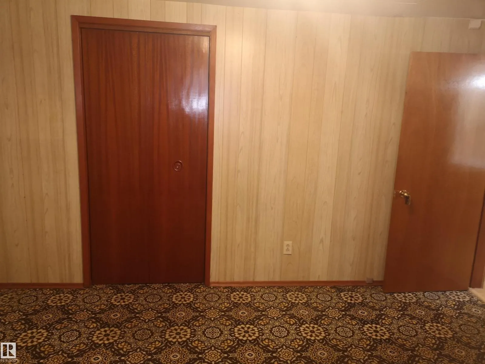 9636 63 AV NW