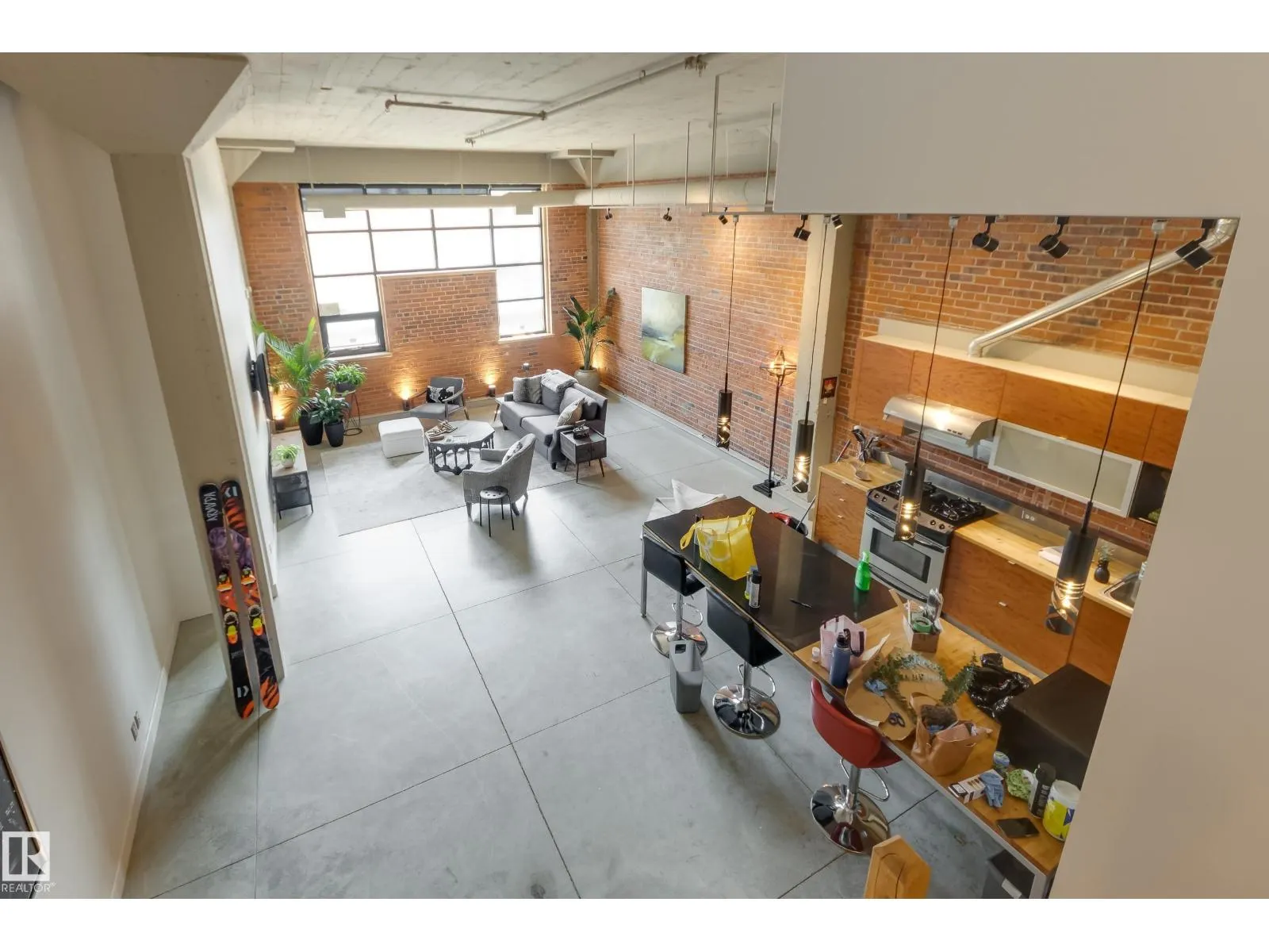 #104 10265 107 ST NW