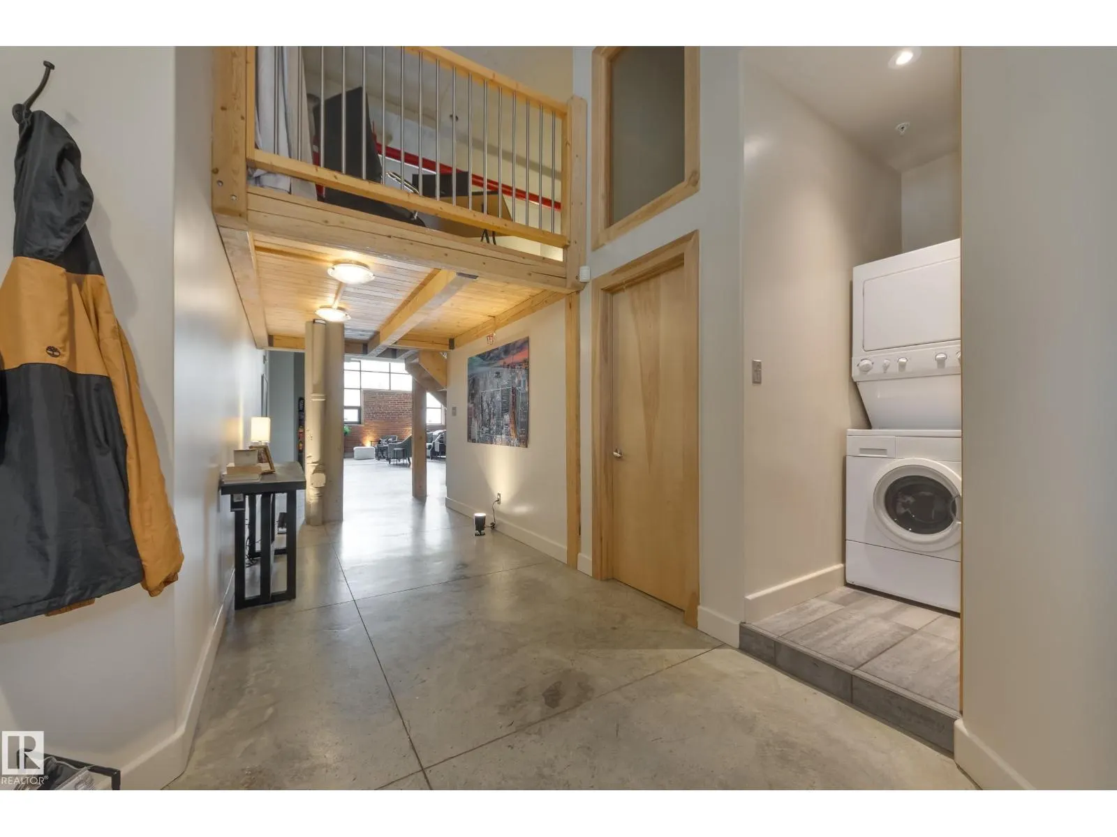 #104 10265 107 ST NW