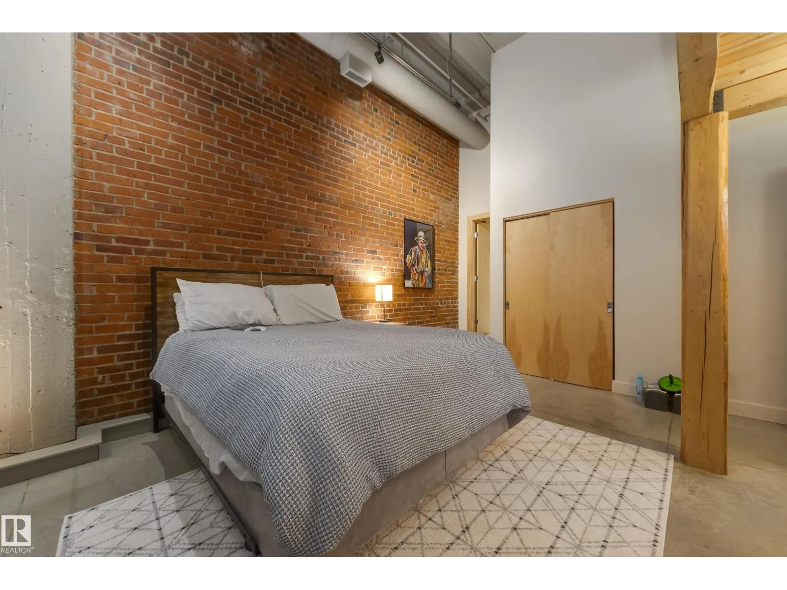 #104 10265 107 ST NW