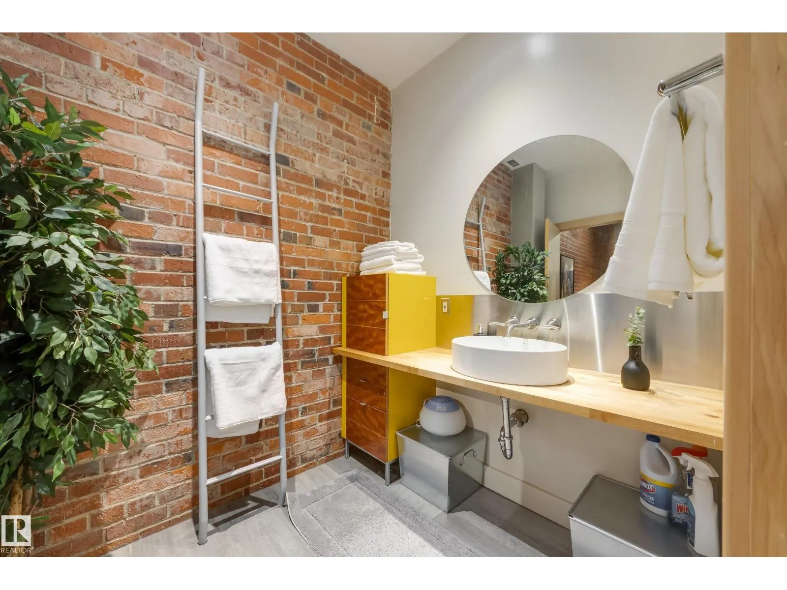 #104 10265 107 ST NW
