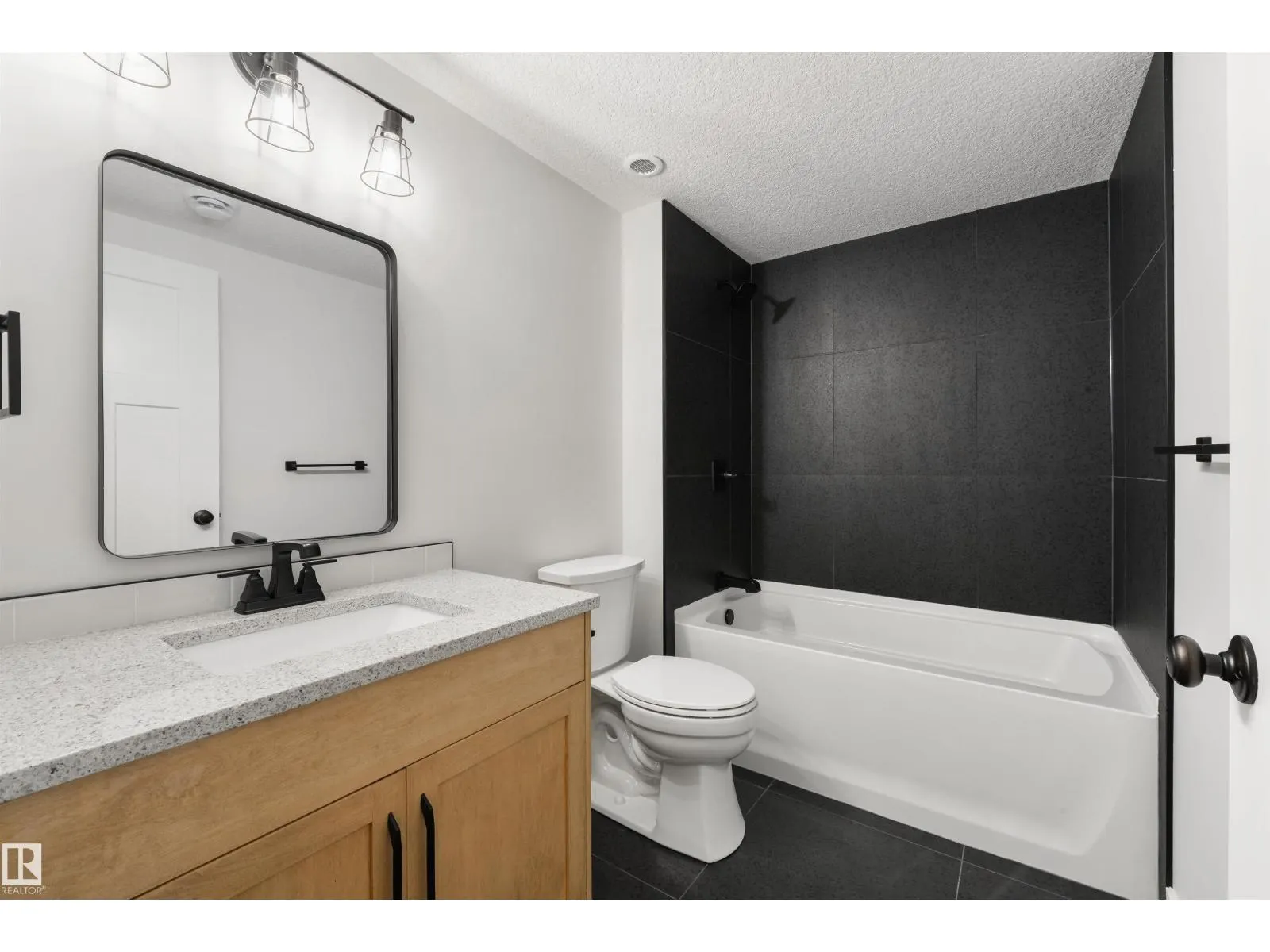 #13 1005 CALAHOO RD