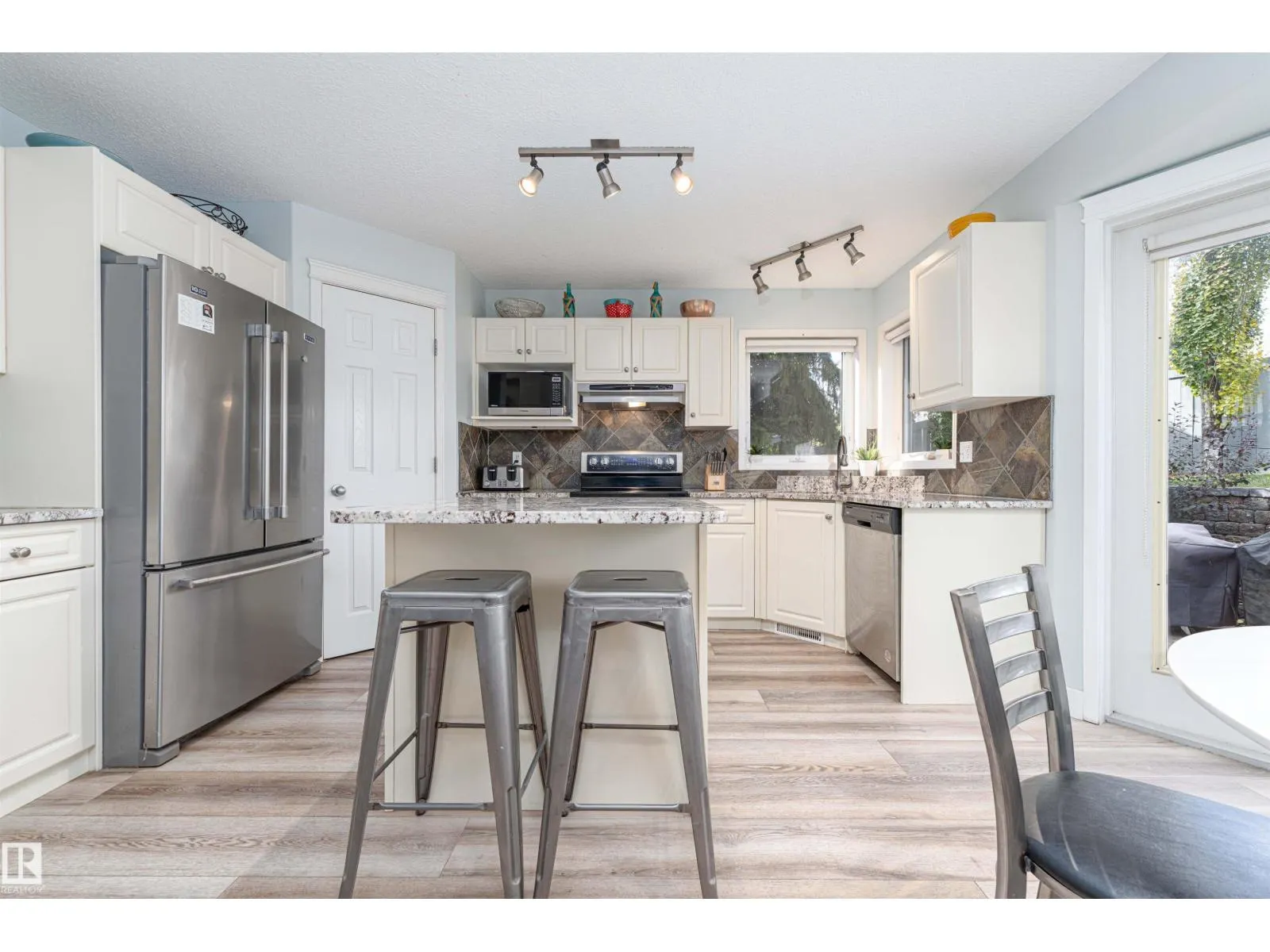 17 OLMSTEAD CT