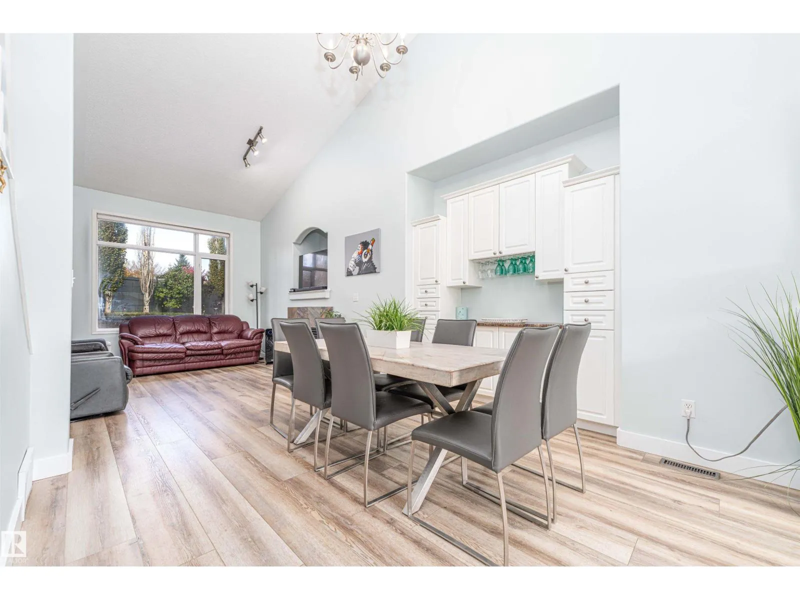 17 OLMSTEAD CT