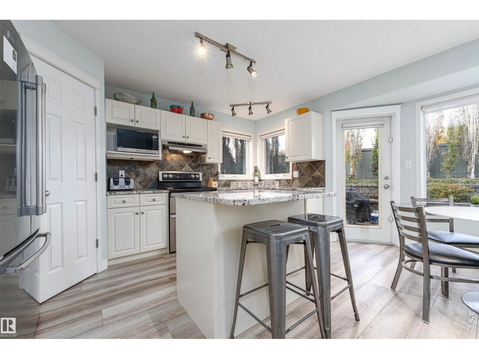 17 OLMSTEAD CT