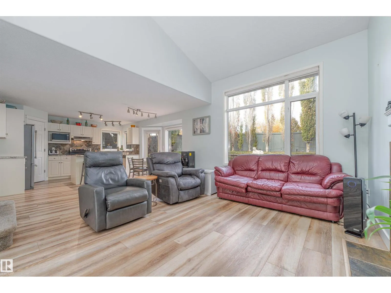 17 OLMSTEAD CT