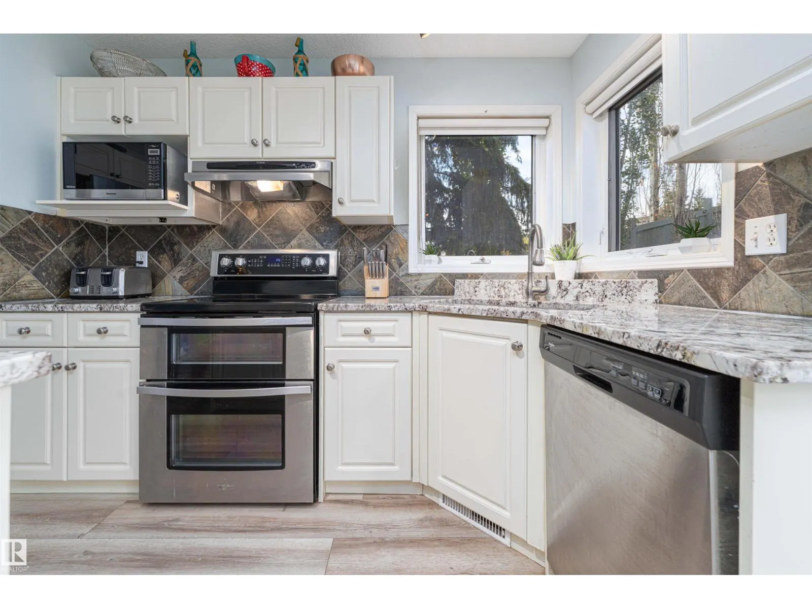 17 OLMSTEAD CT