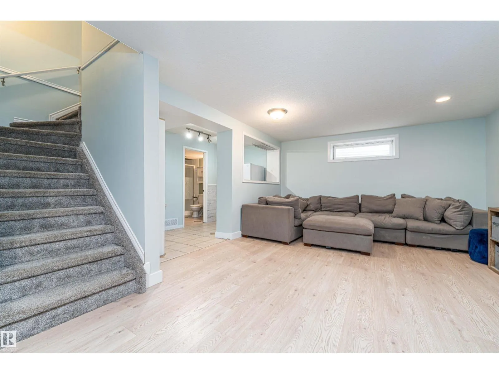 17 OLMSTEAD CT