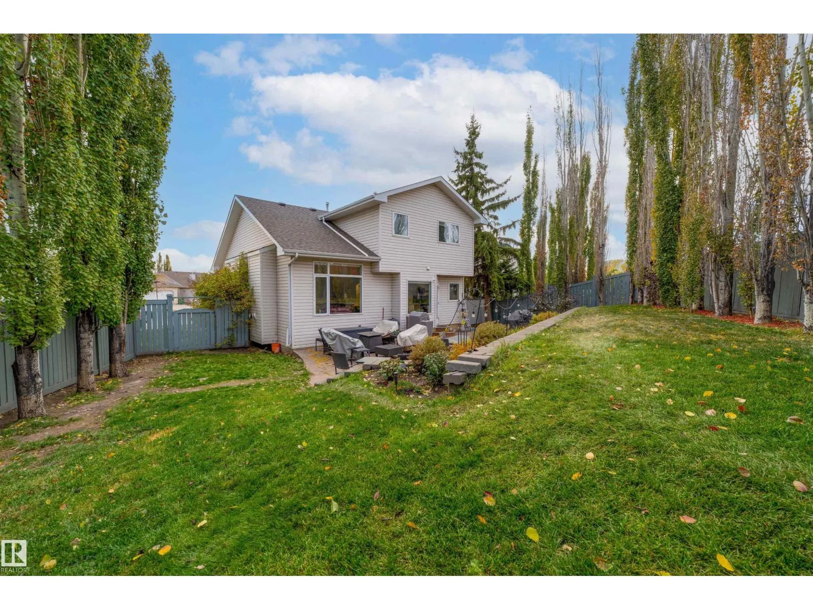 17 OLMSTEAD CT