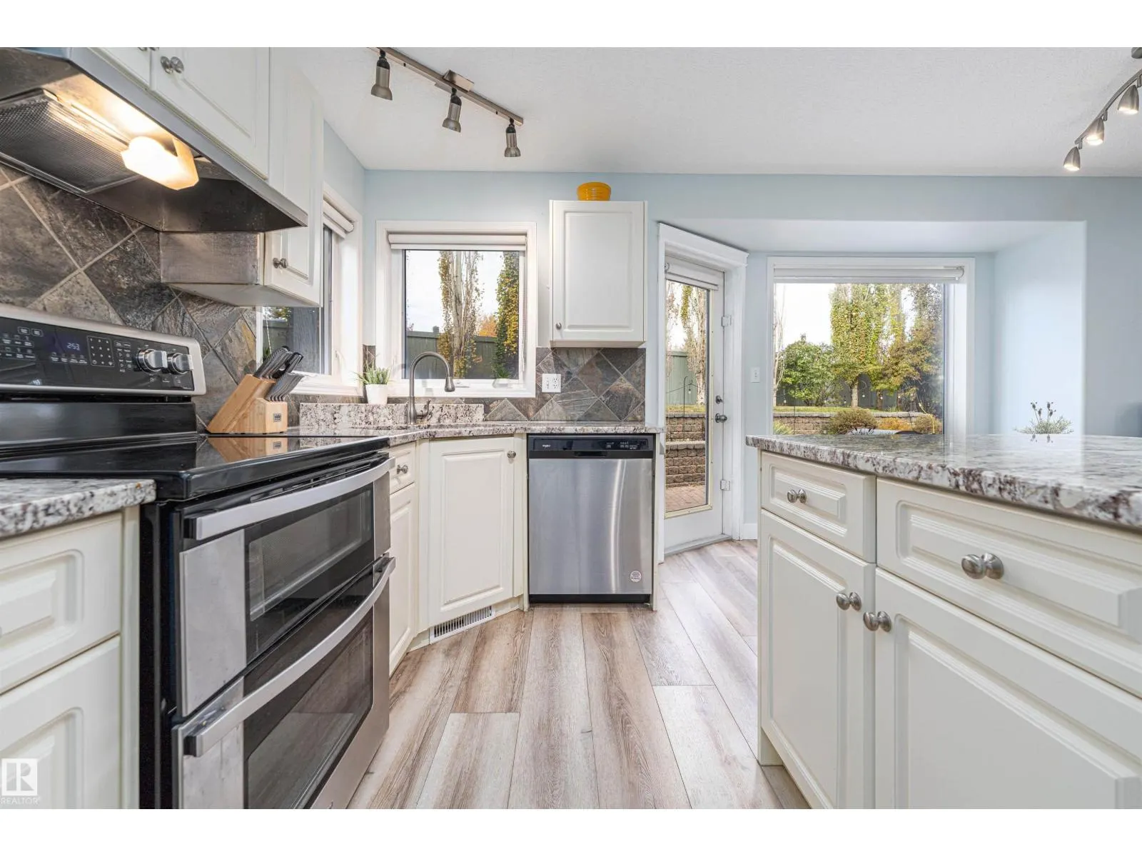 17 OLMSTEAD CT