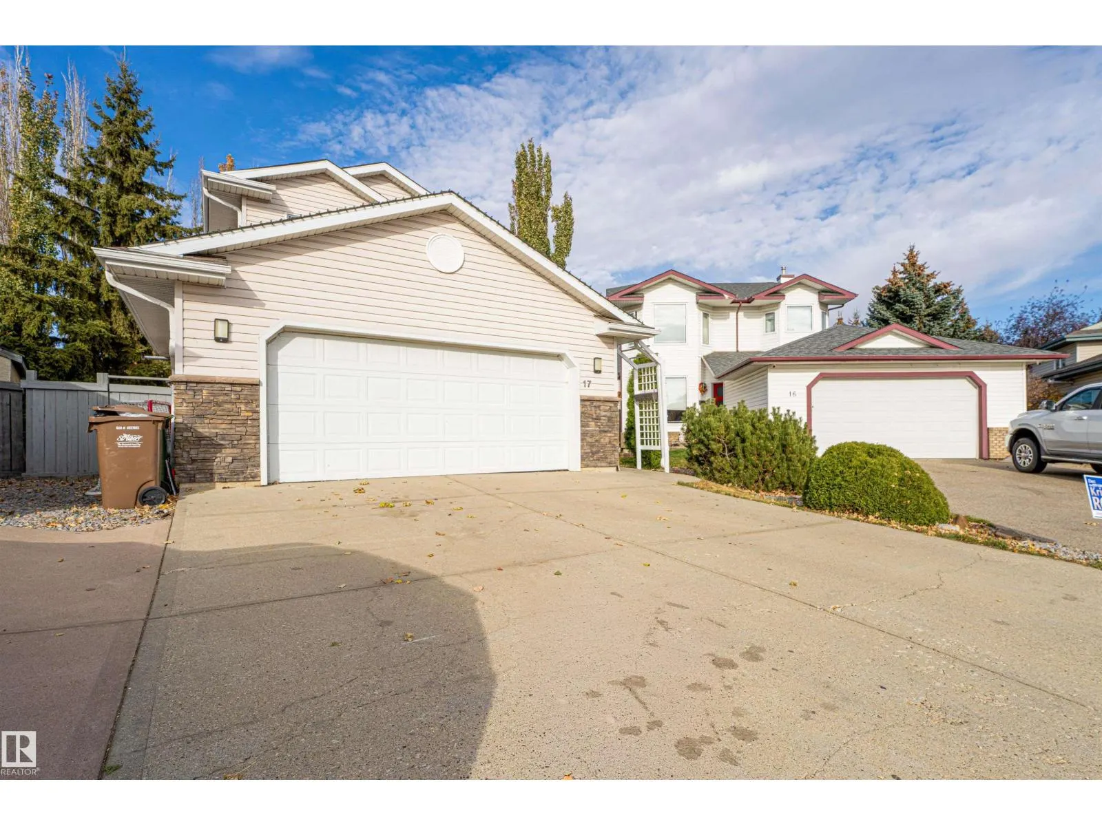17 OLMSTEAD CT