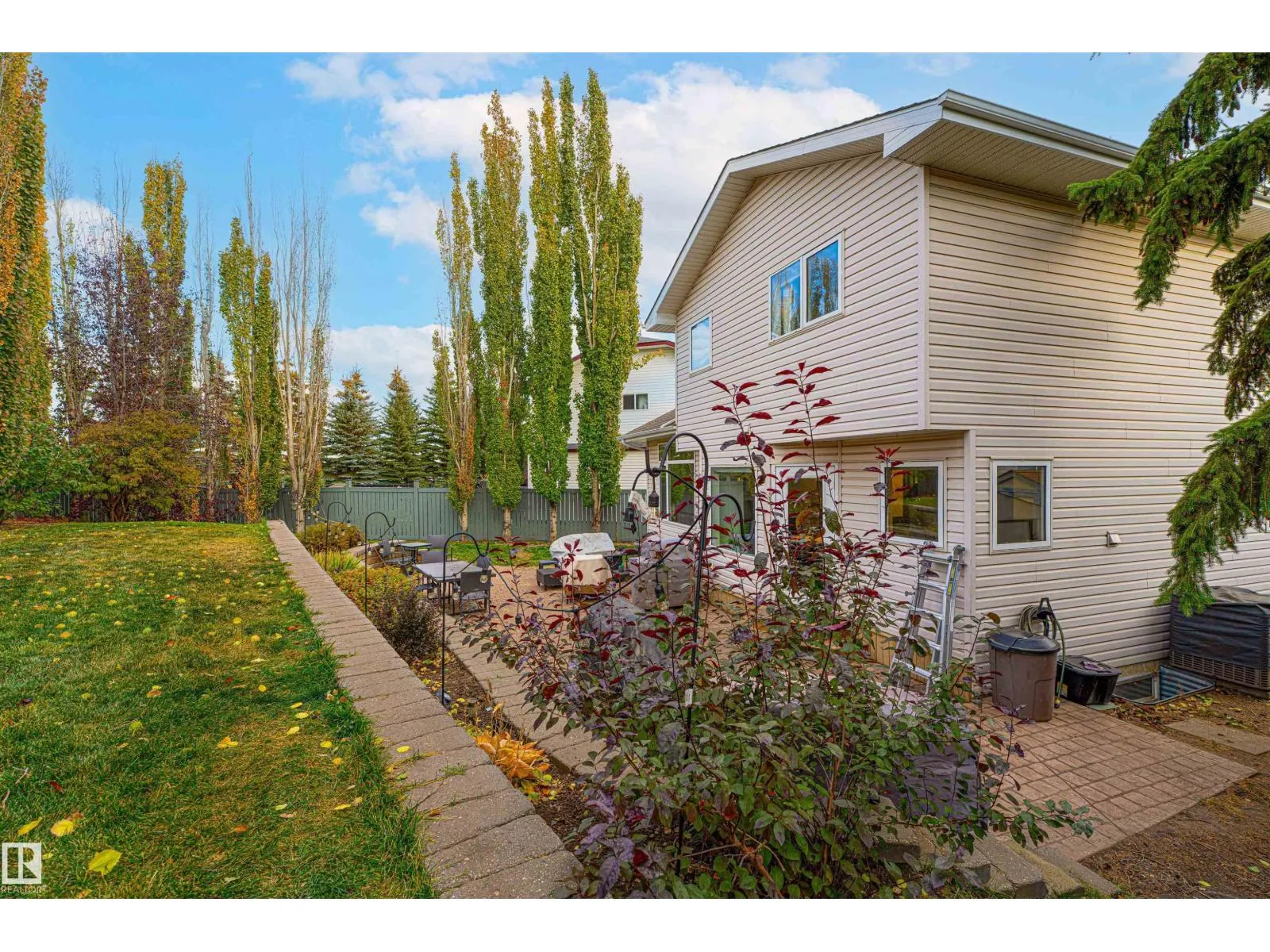 17 OLMSTEAD CT