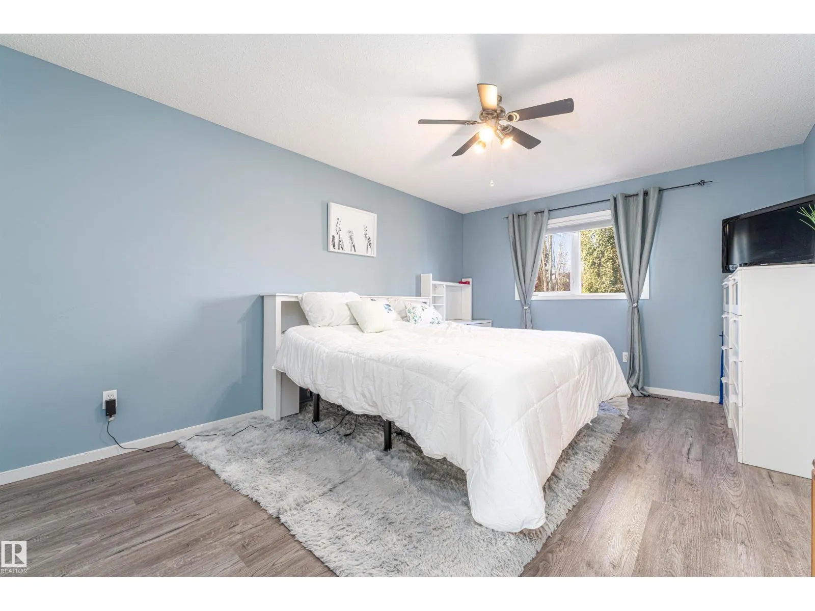 17 OLMSTEAD CT