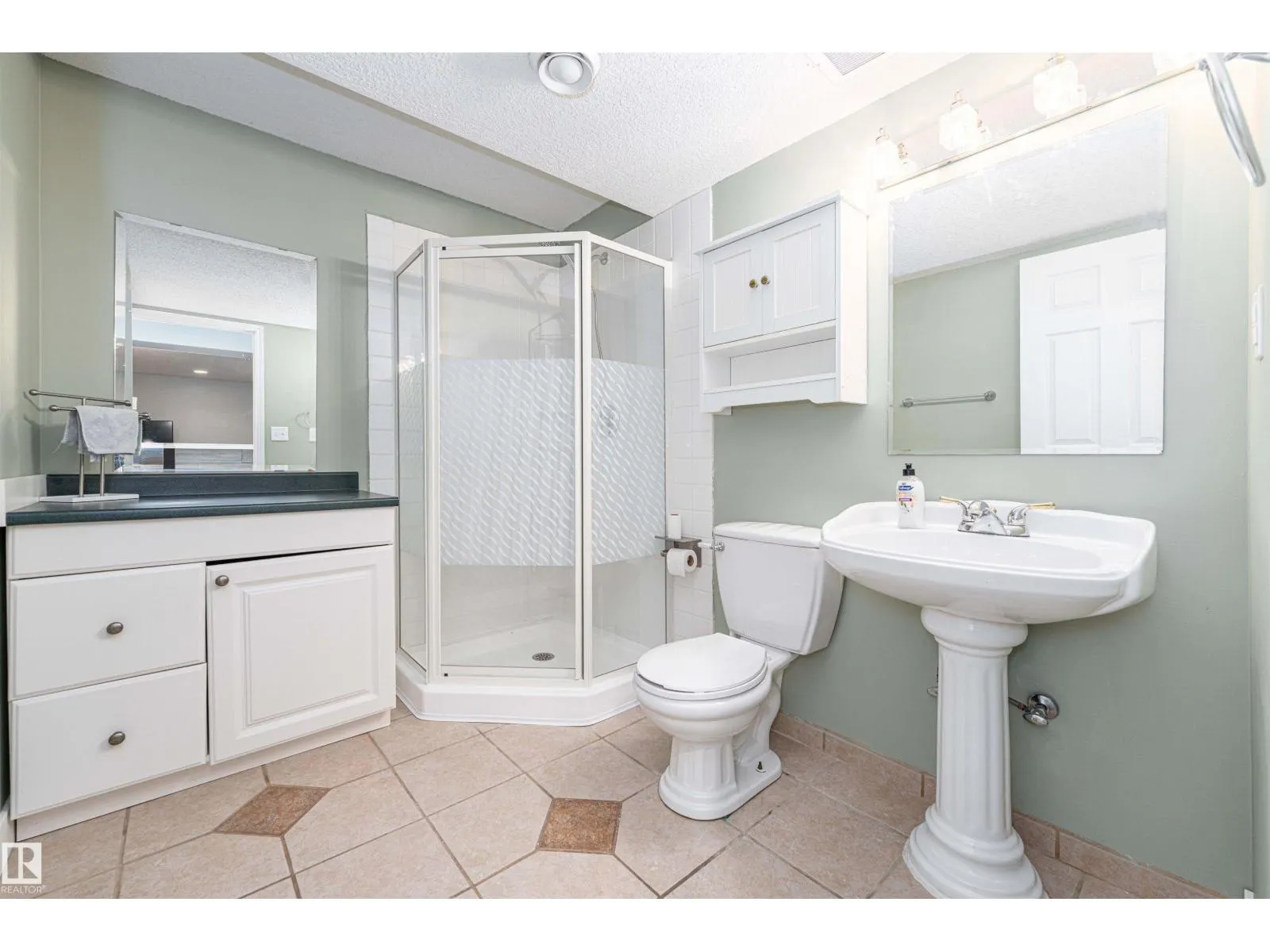 17 OLMSTEAD CT