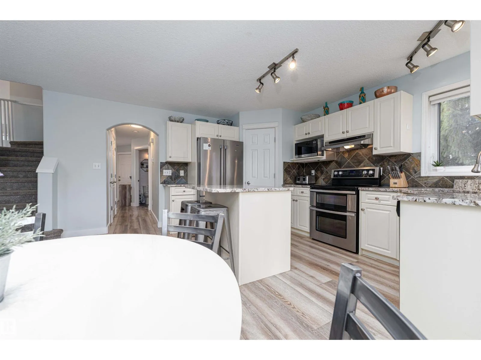 17 OLMSTEAD CT
