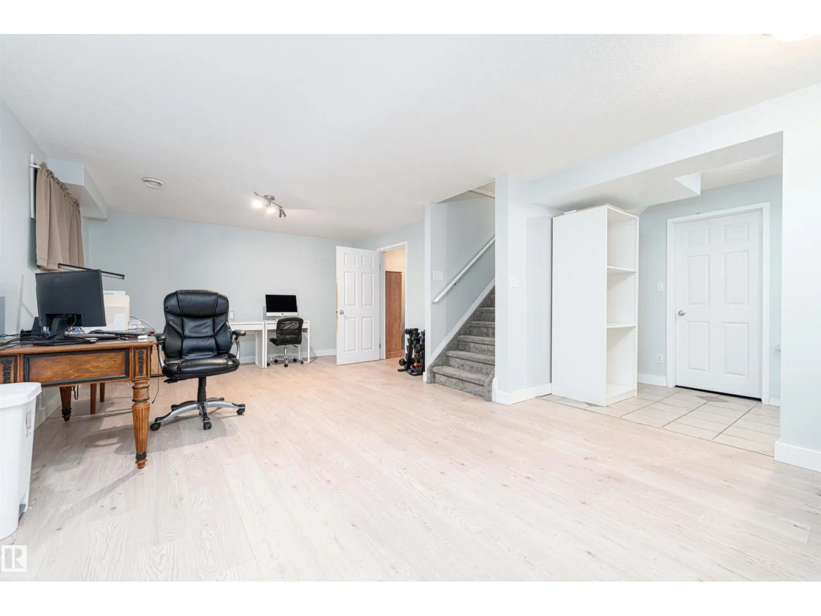 17 OLMSTEAD CT