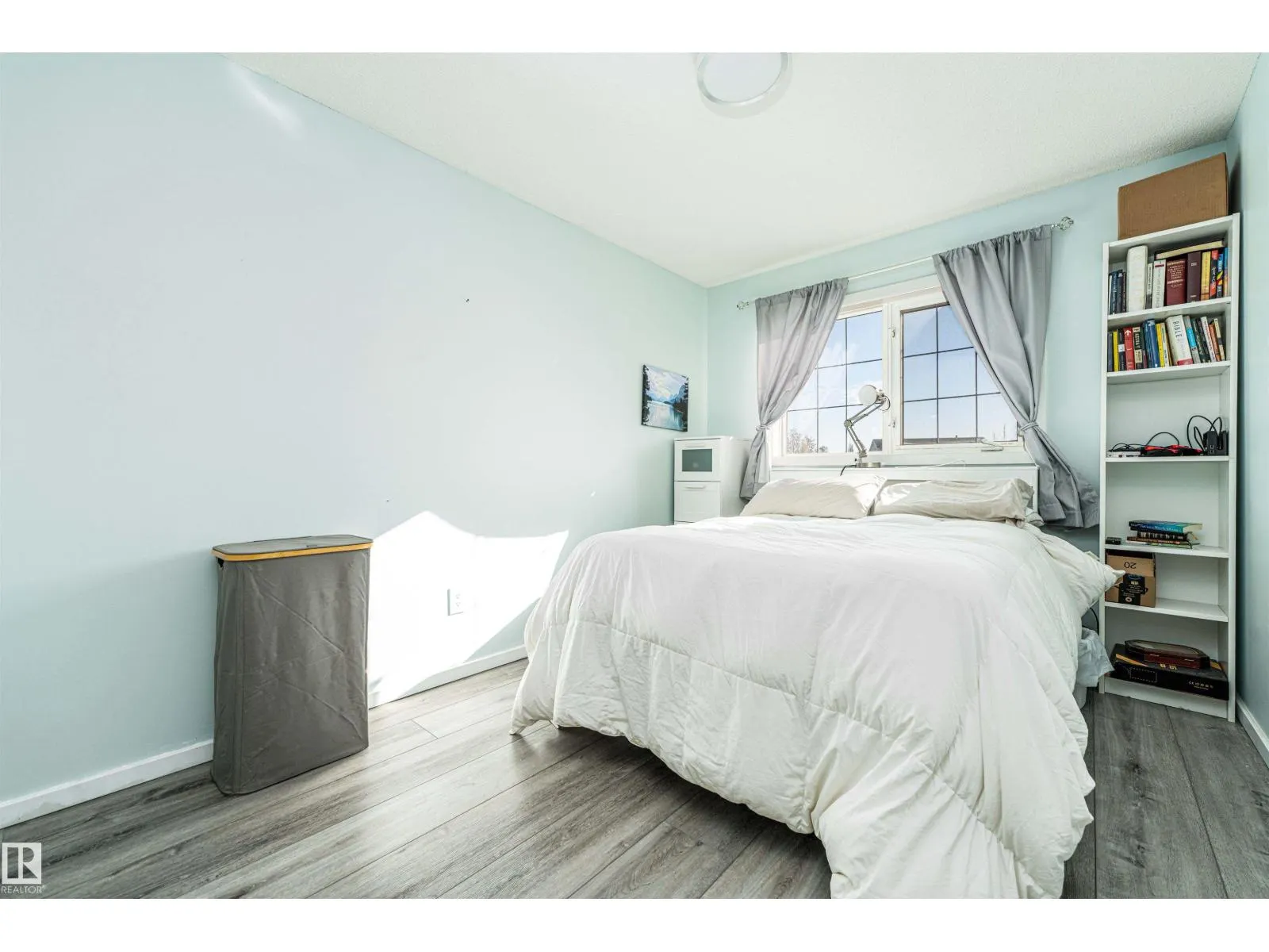 17 OLMSTEAD CT