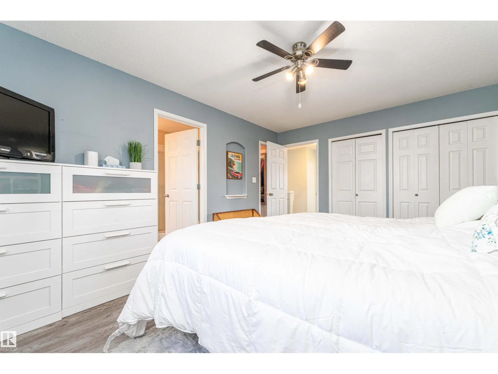 17 OLMSTEAD CT