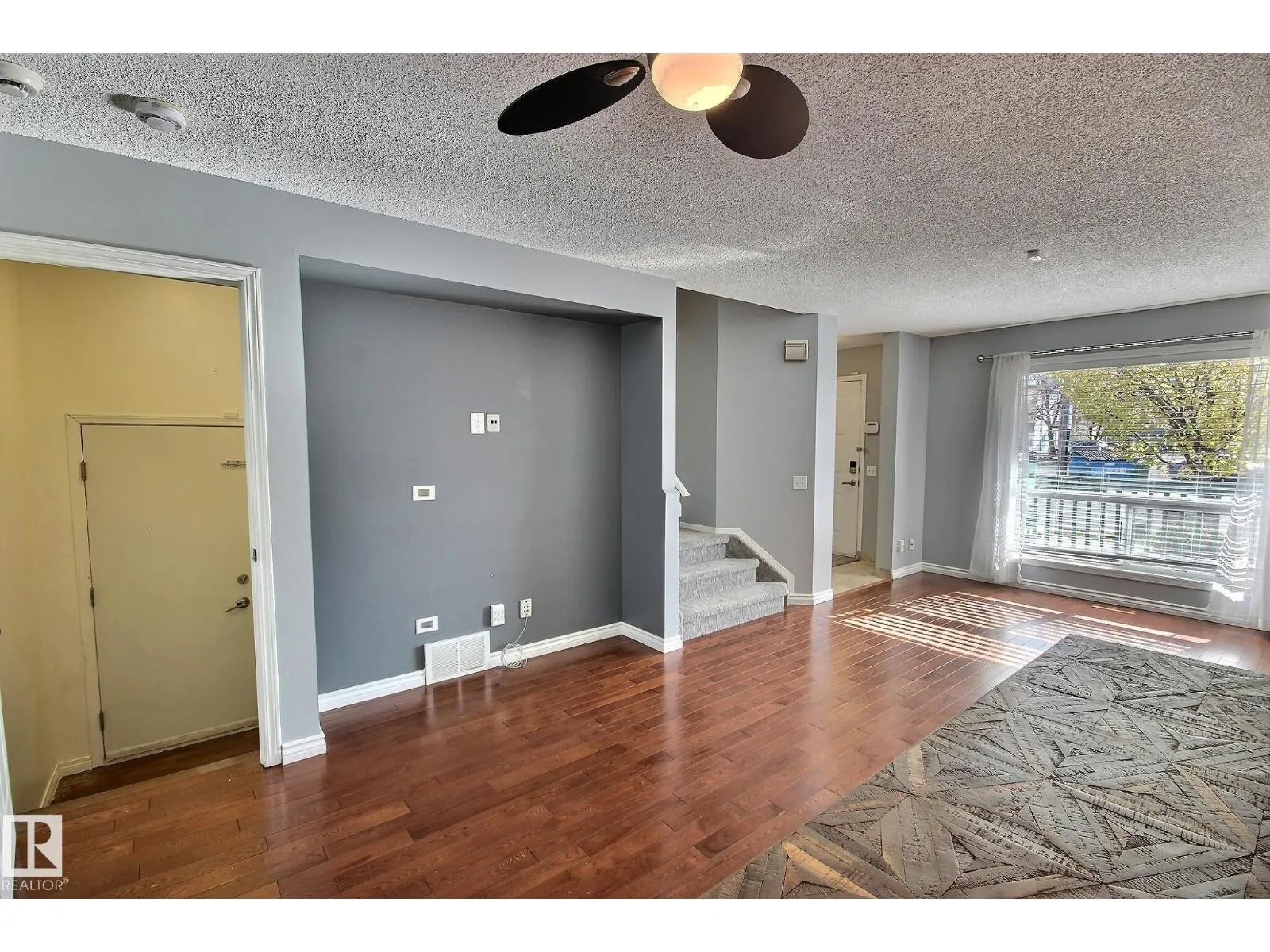10520 108 AV NW