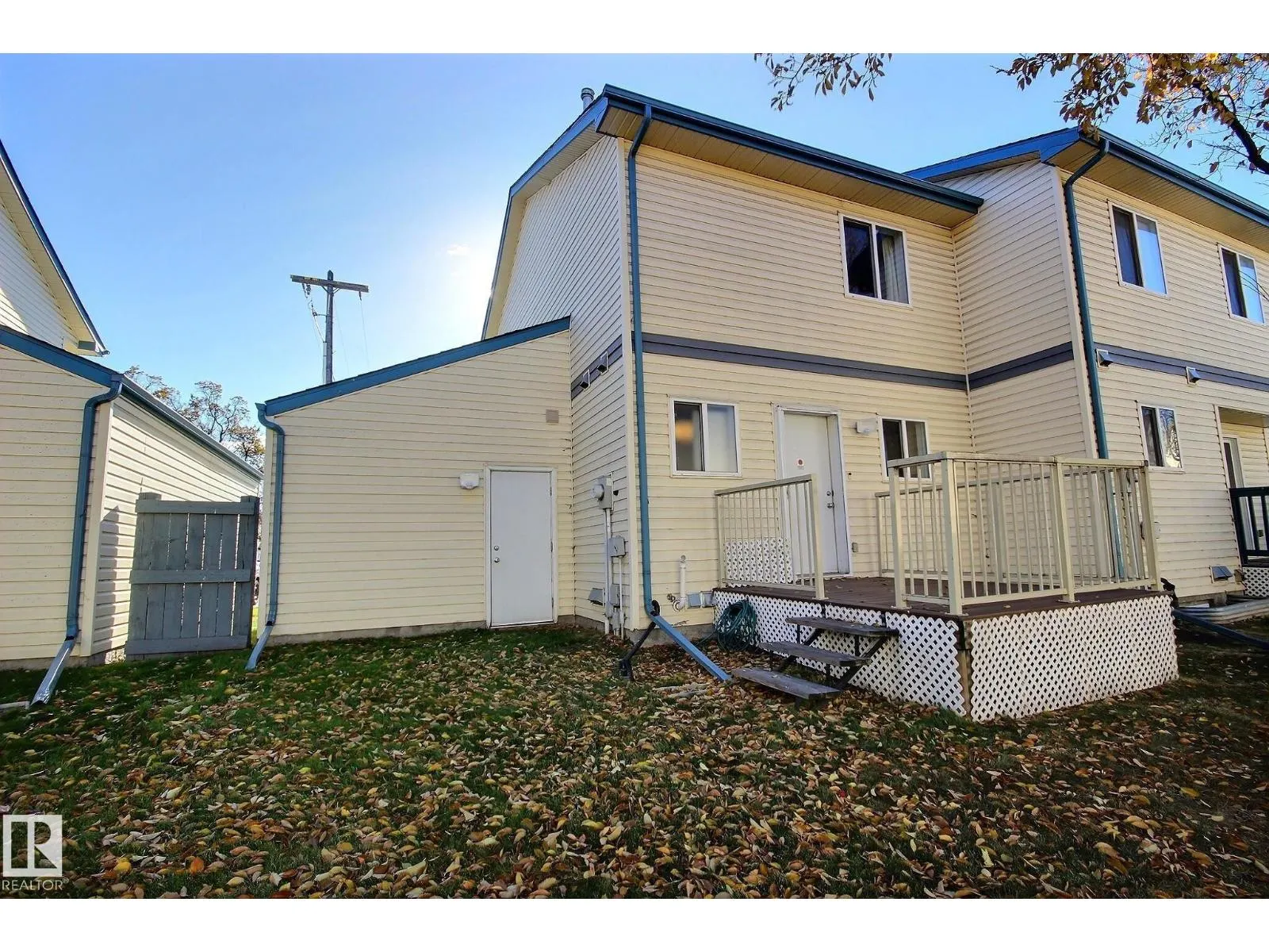10520 108 AV NW