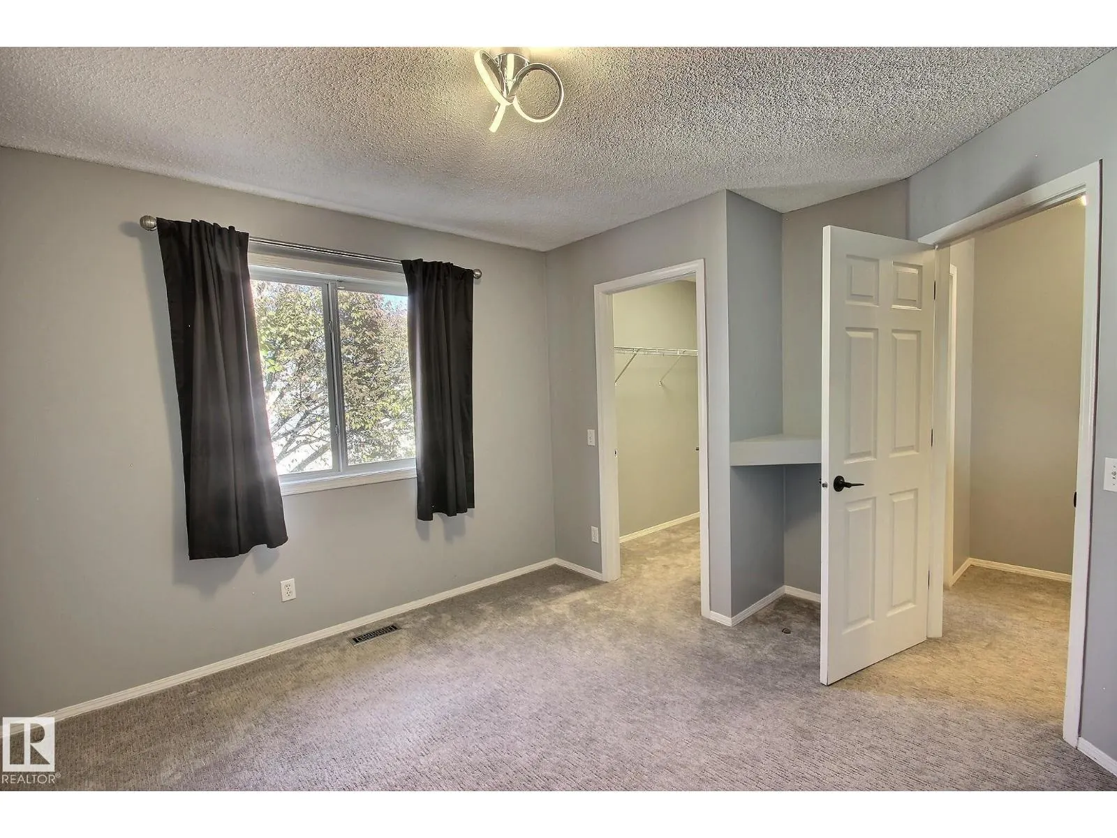 10520 108 AV NW
