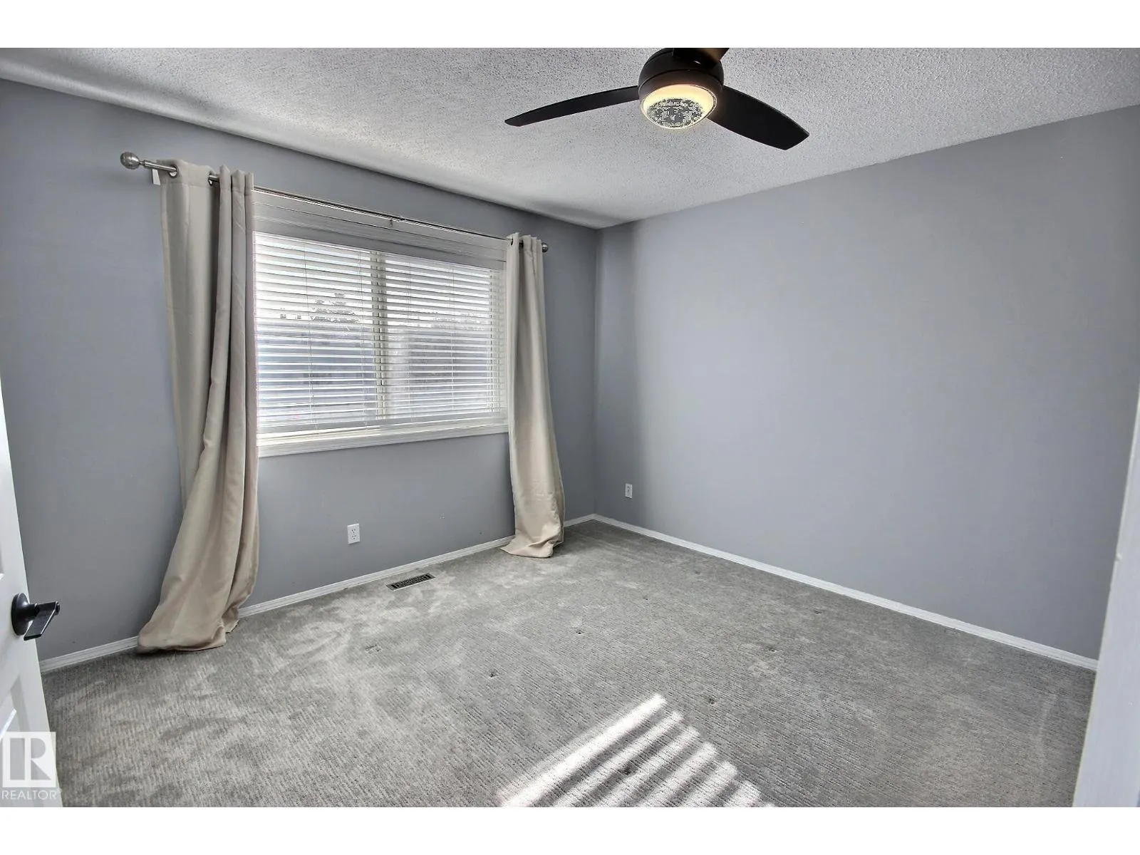 10520 108 AV NW