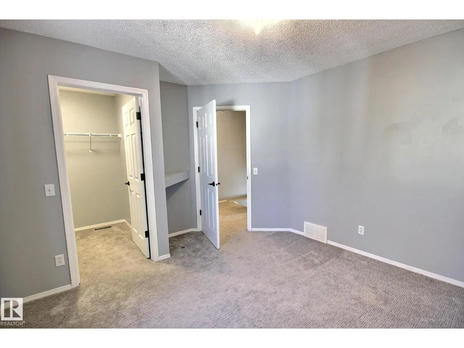 10520 108 AV NW