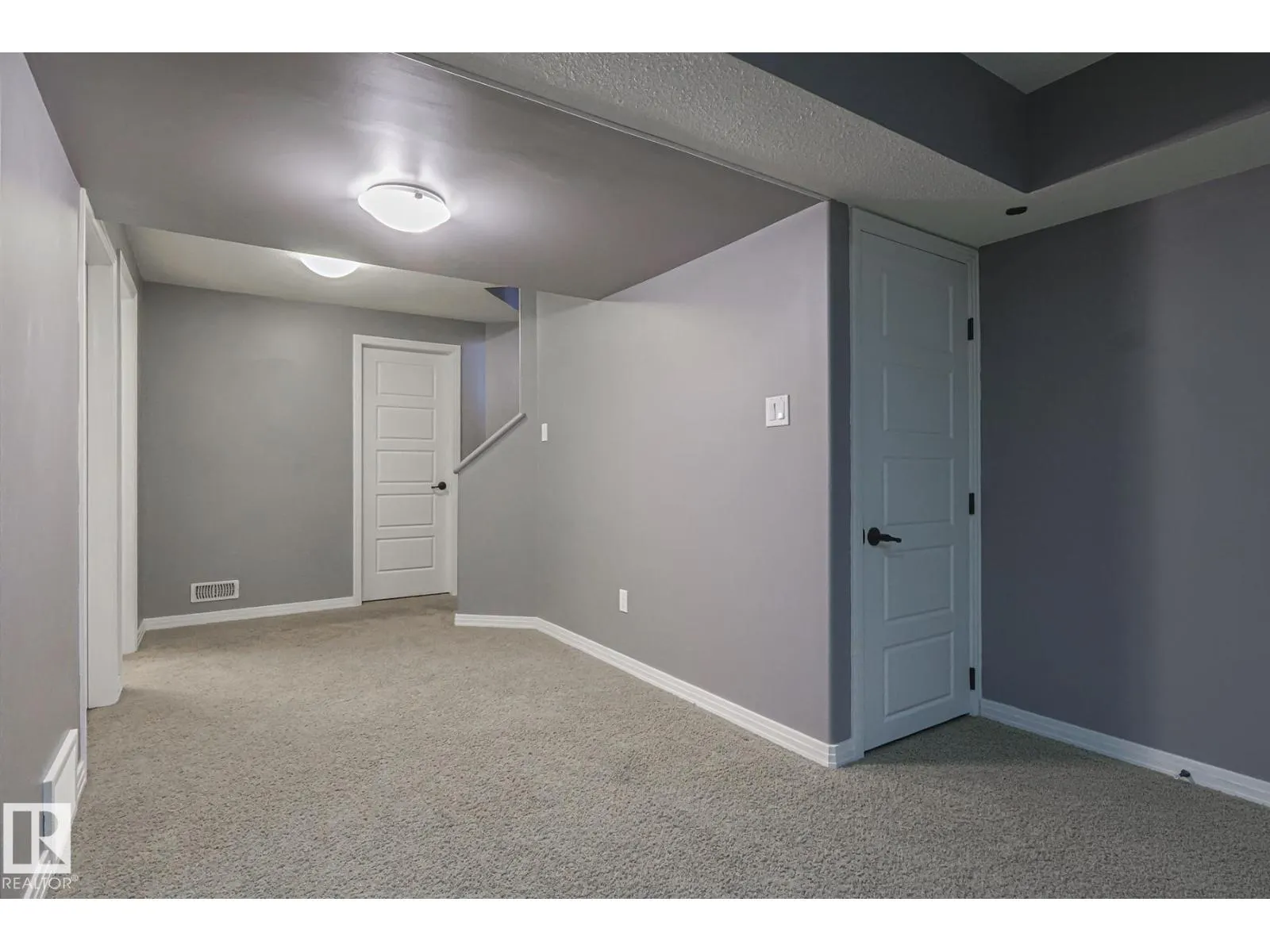 819 172 ST SW