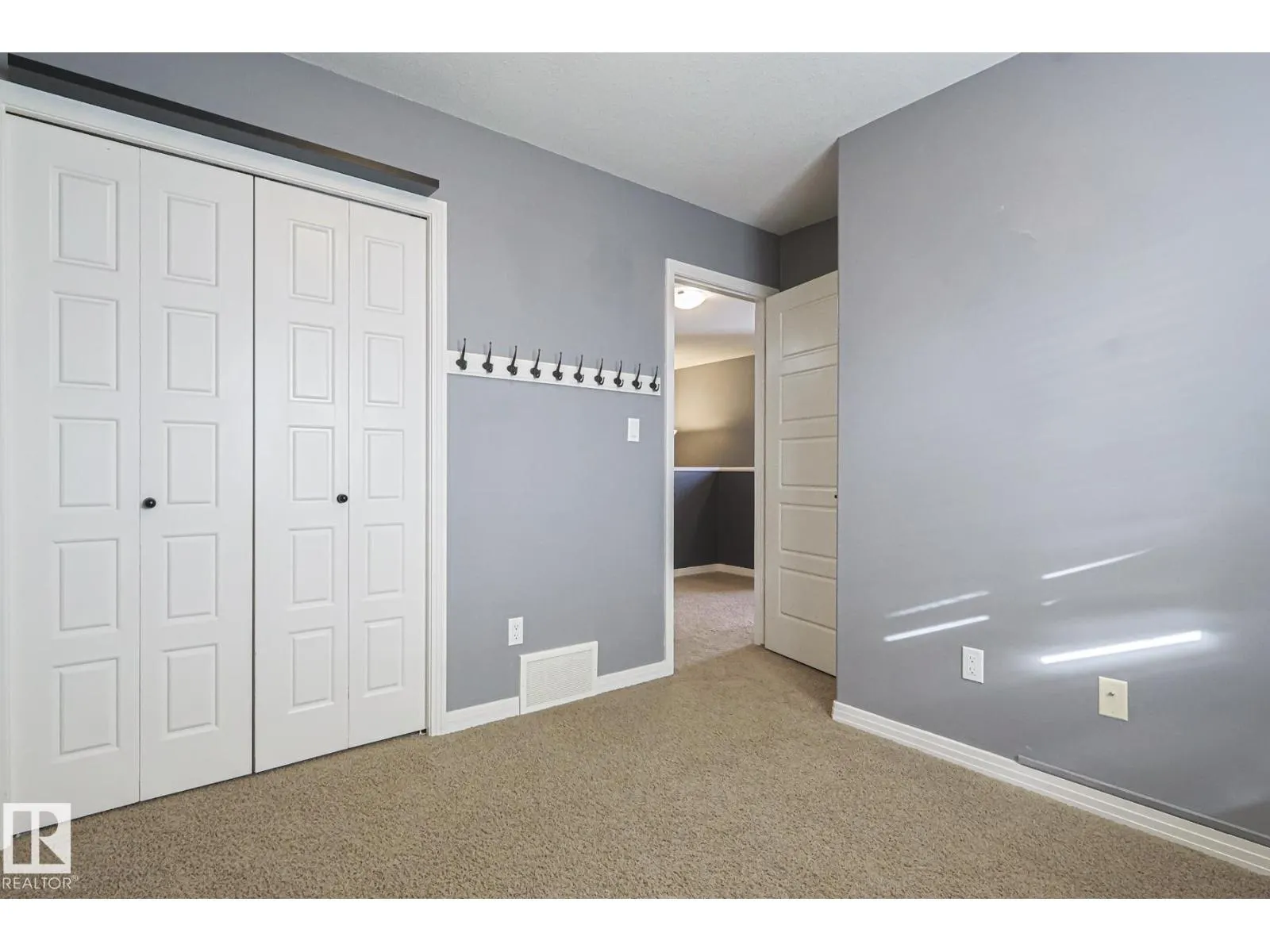 819 172 ST SW