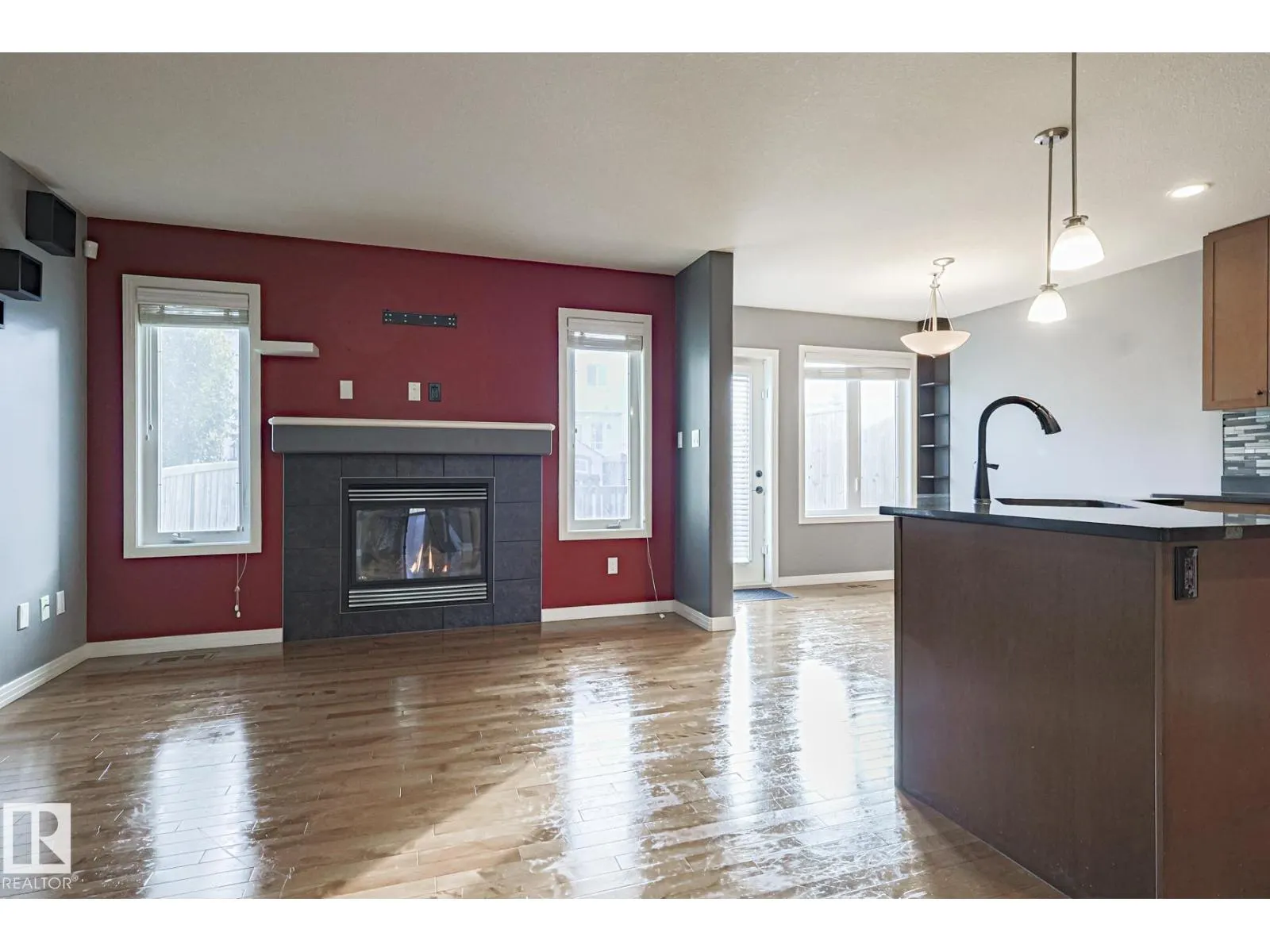 819 172 ST SW