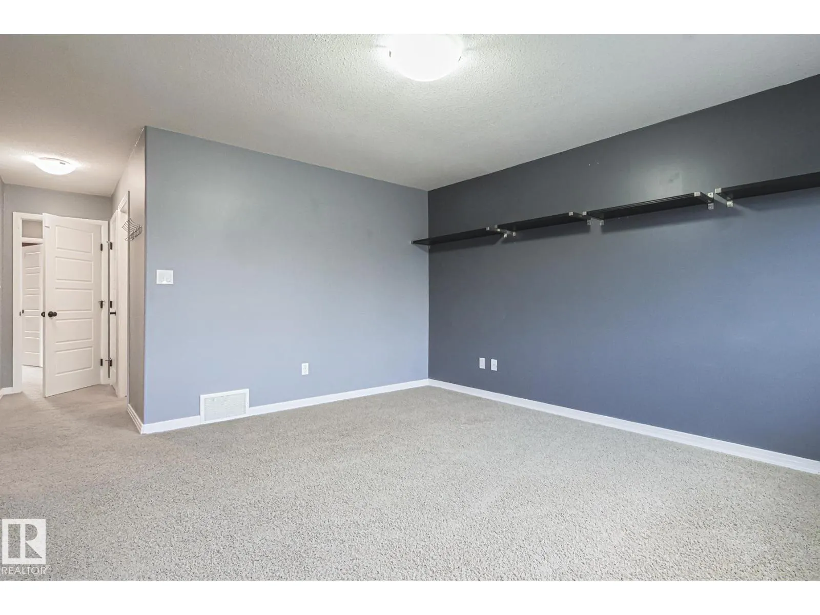 819 172 ST SW