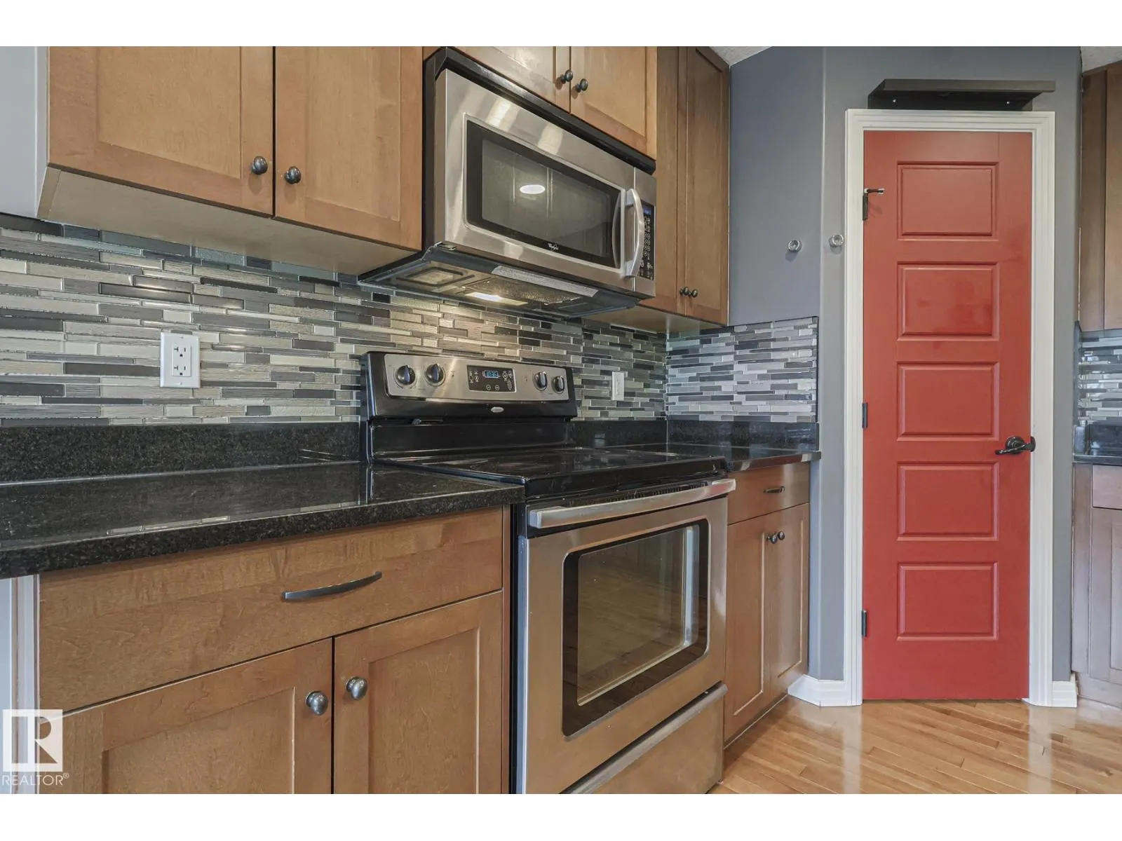 819 172 ST SW