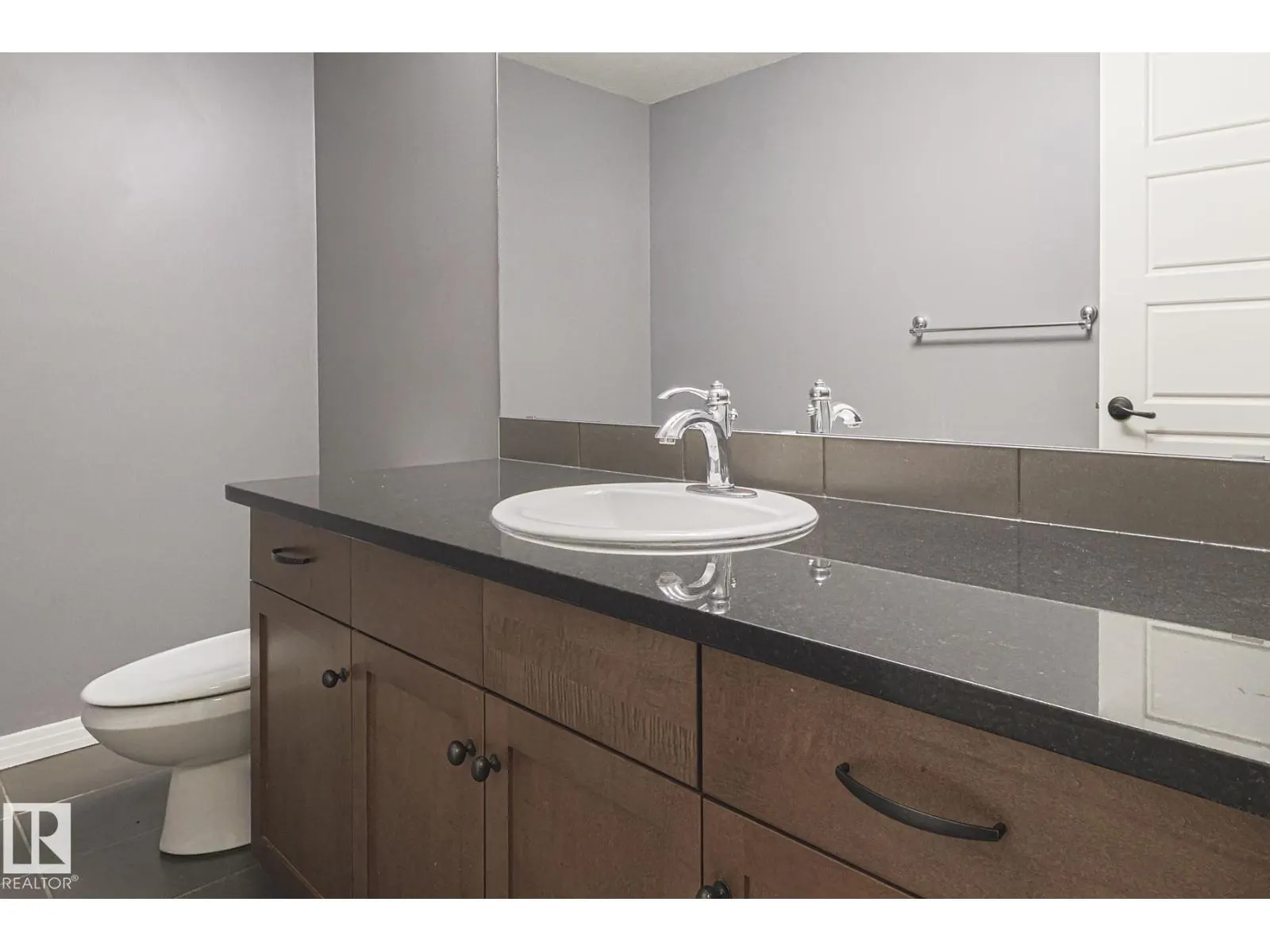 819 172 ST SW