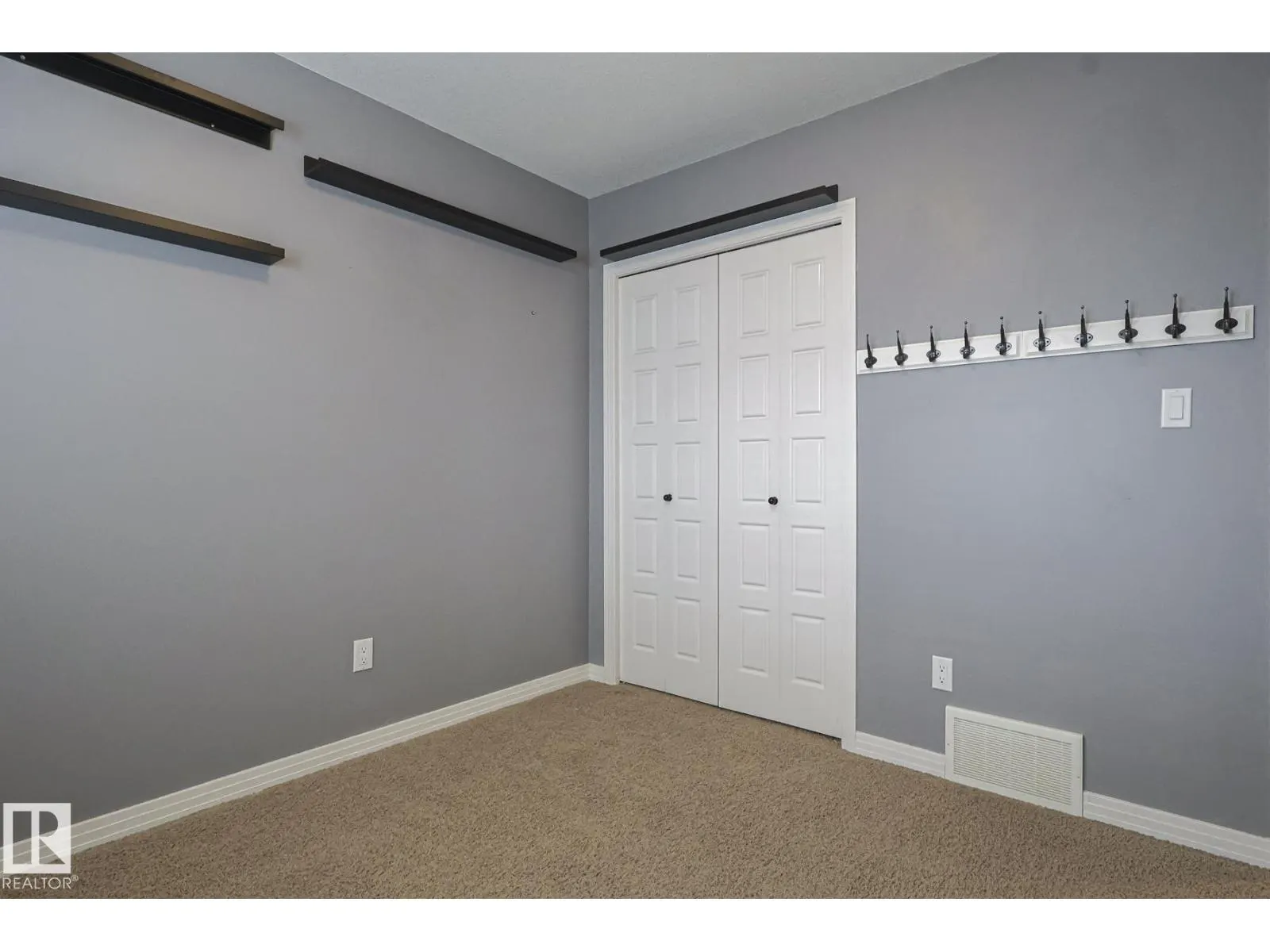 819 172 ST SW